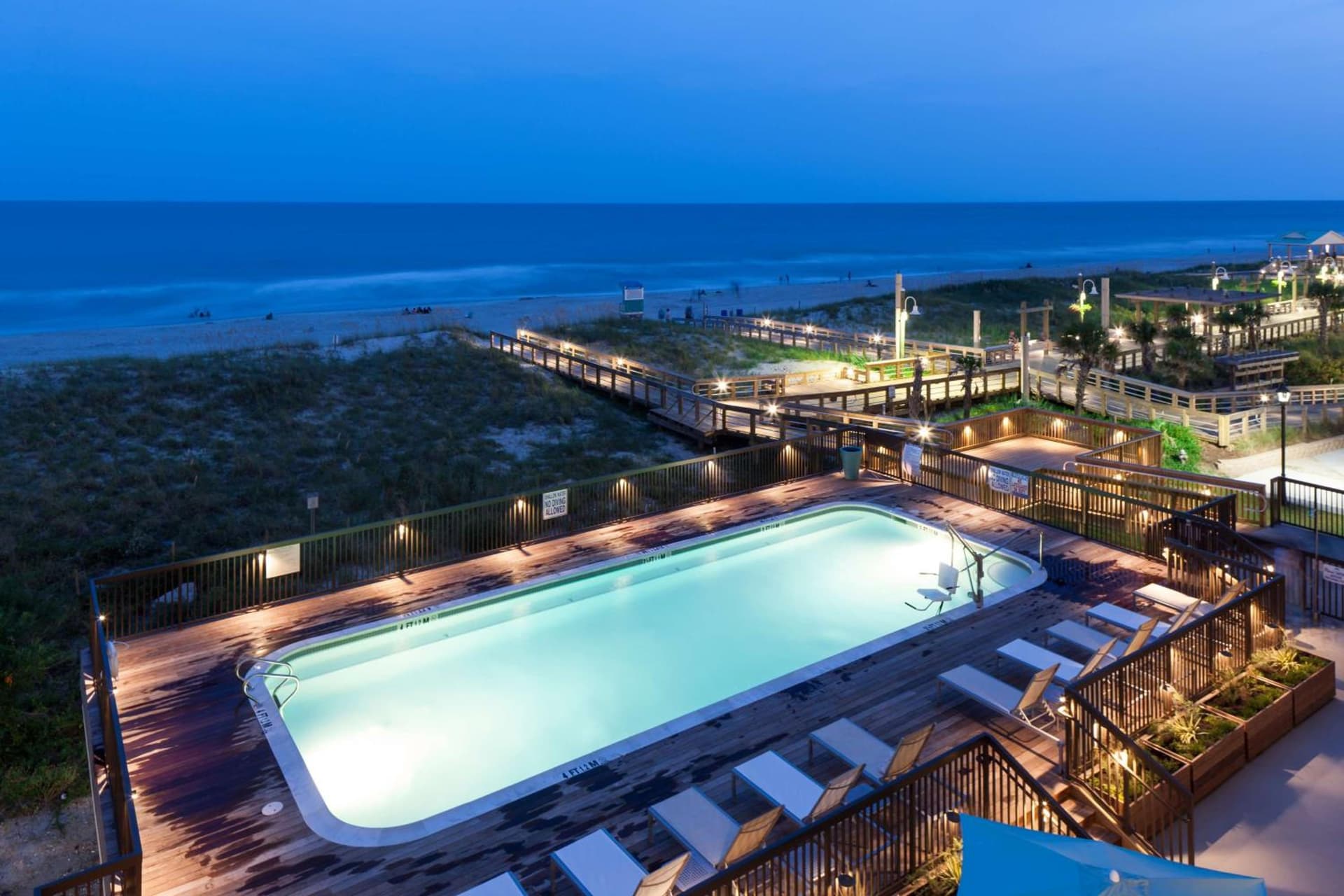Hampton Inn & Suites by Hilton Carolina Beach Oceanfront gallery photo in Carolina Beach, NC — image 46