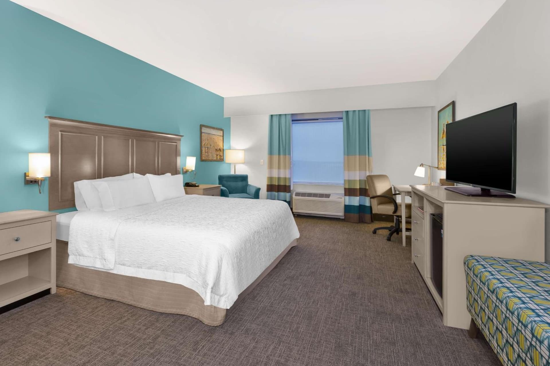 Hampton Inn & Suites by Hilton Carolina Beach Oceanfront gallery photo in Carolina Beach, NC — image 49