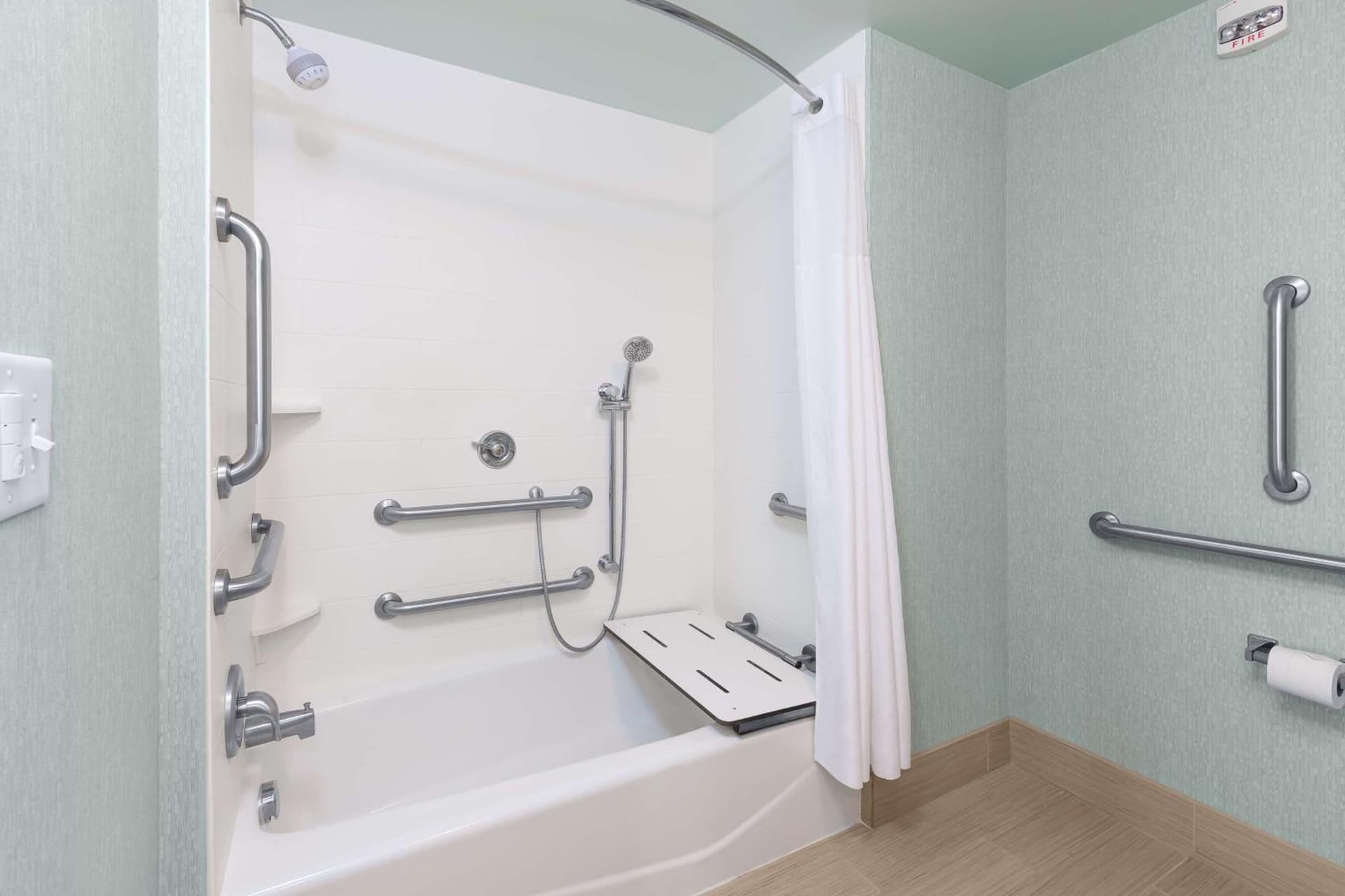 Hampton Inn & Suites by Hilton Carolina Beach Oceanfront gallery photo in Carolina Beach, NC — image 44