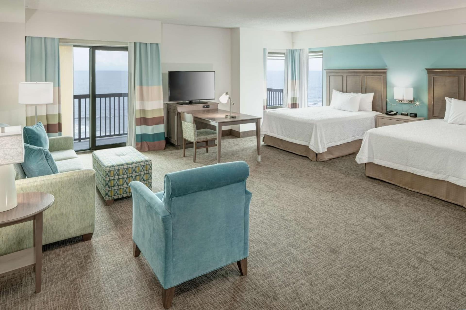 Hampton Inn & Suites by Hilton Carolina Beach Oceanfront gallery photo in Carolina Beach, NC — image 11