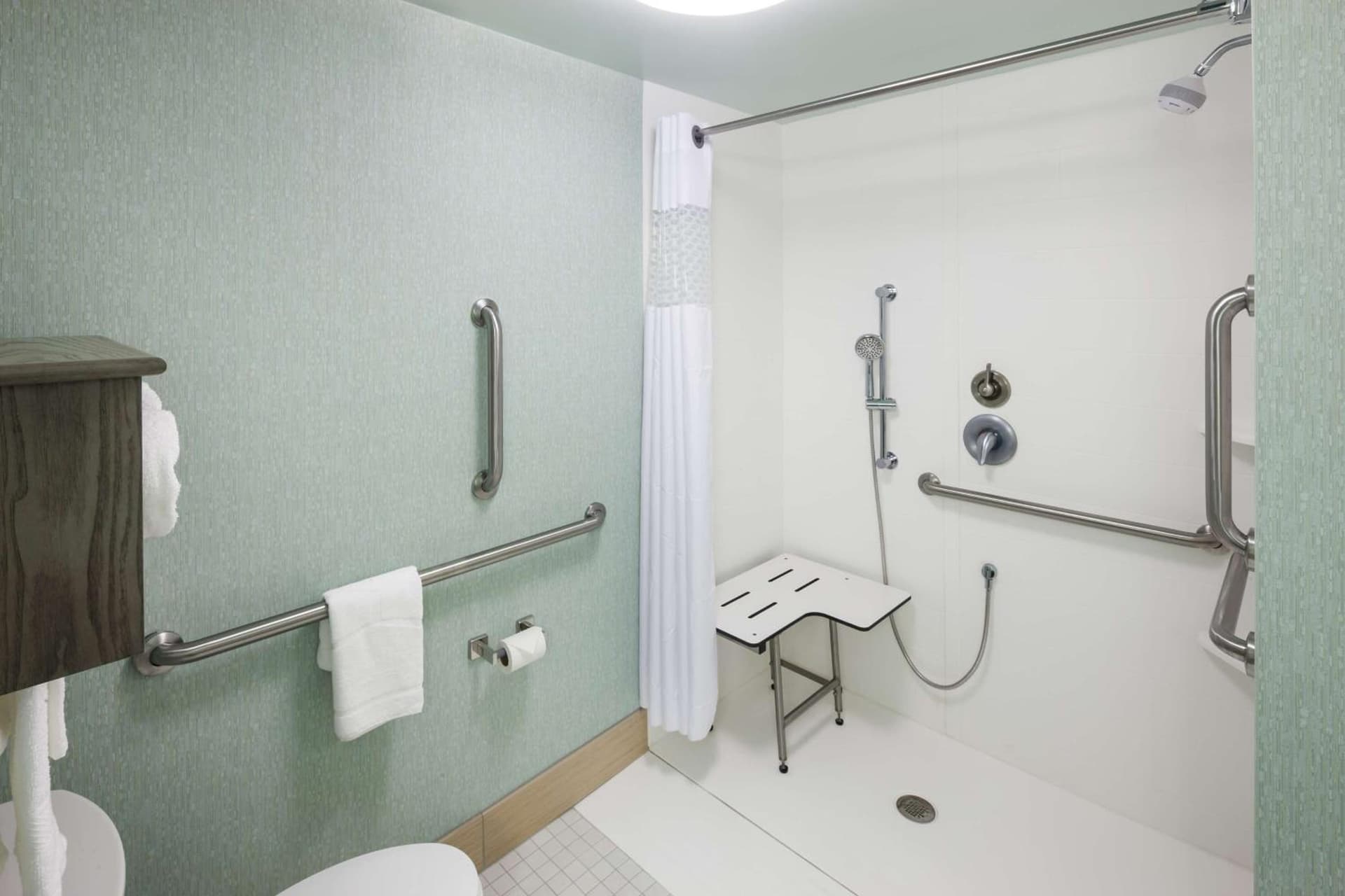 Hampton Inn & Suites by Hilton Carolina Beach Oceanfront gallery photo in Carolina Beach, NC — image 30
