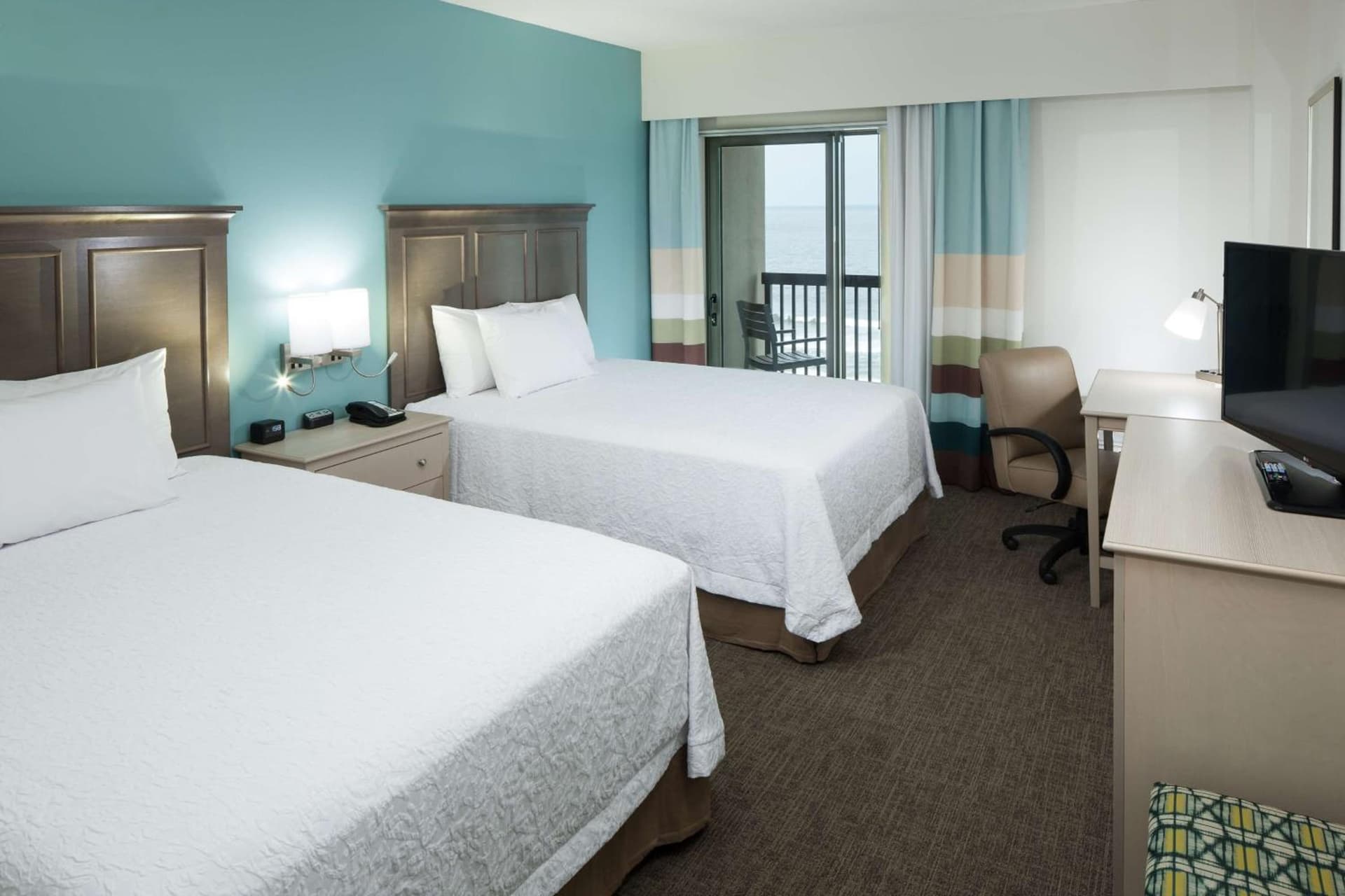 Hampton Inn & Suites by Hilton Carolina Beach Oceanfront gallery photo in Carolina Beach, NC — image 31