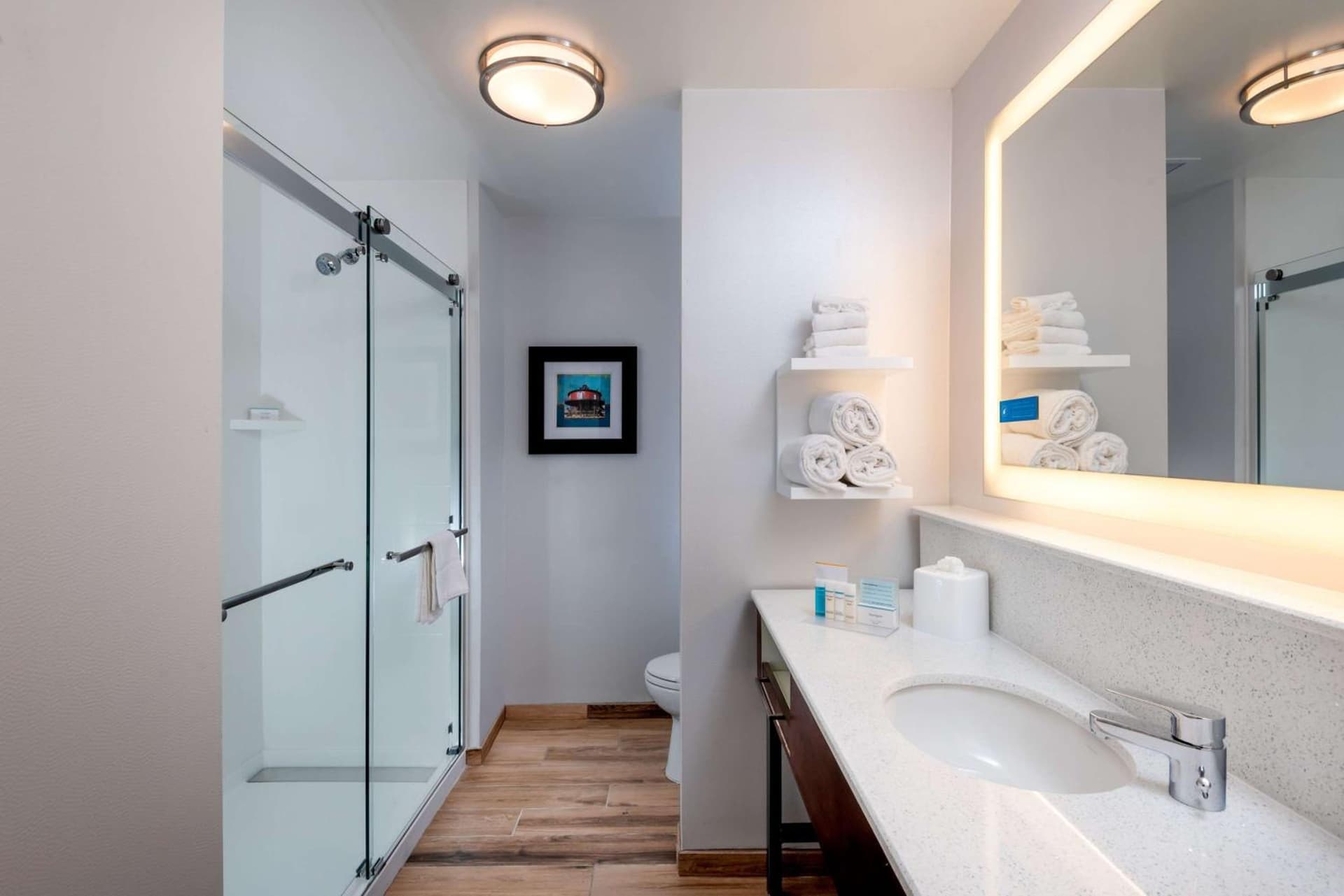 Hampton Inn Baltimore Bayview Campus gallery photo in Baltimore, MD — image 30