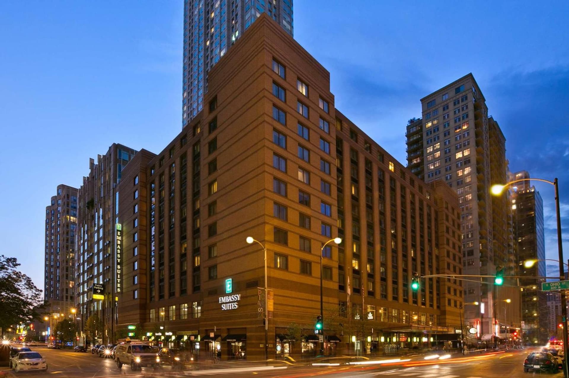 Embassy Suites Chicago - Downtown River North interior in Chicago, IL — gallery photo 2