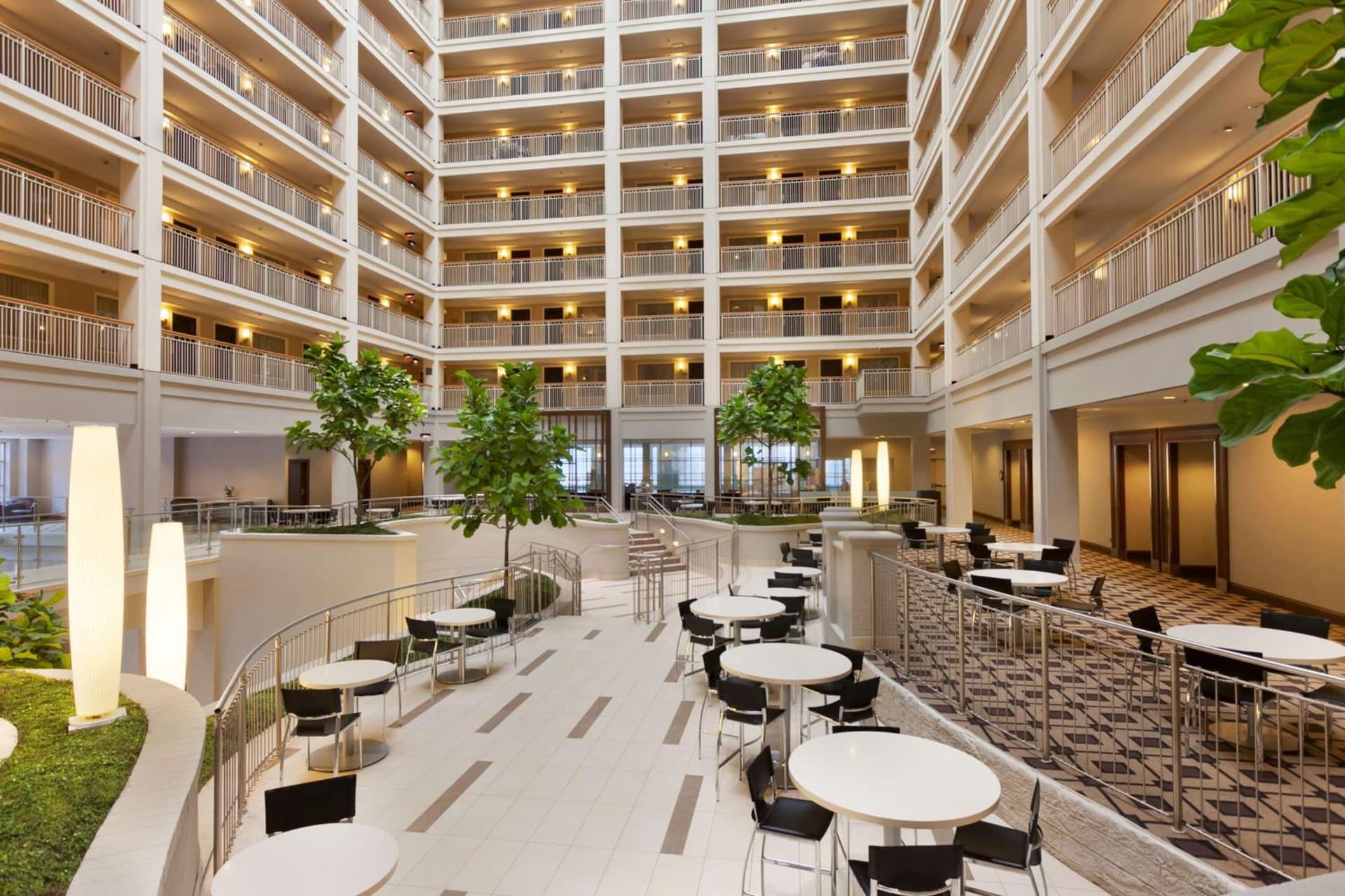 Embassy Suites Chicago - Downtown River North gallery photo in Chicago, IL — image 4