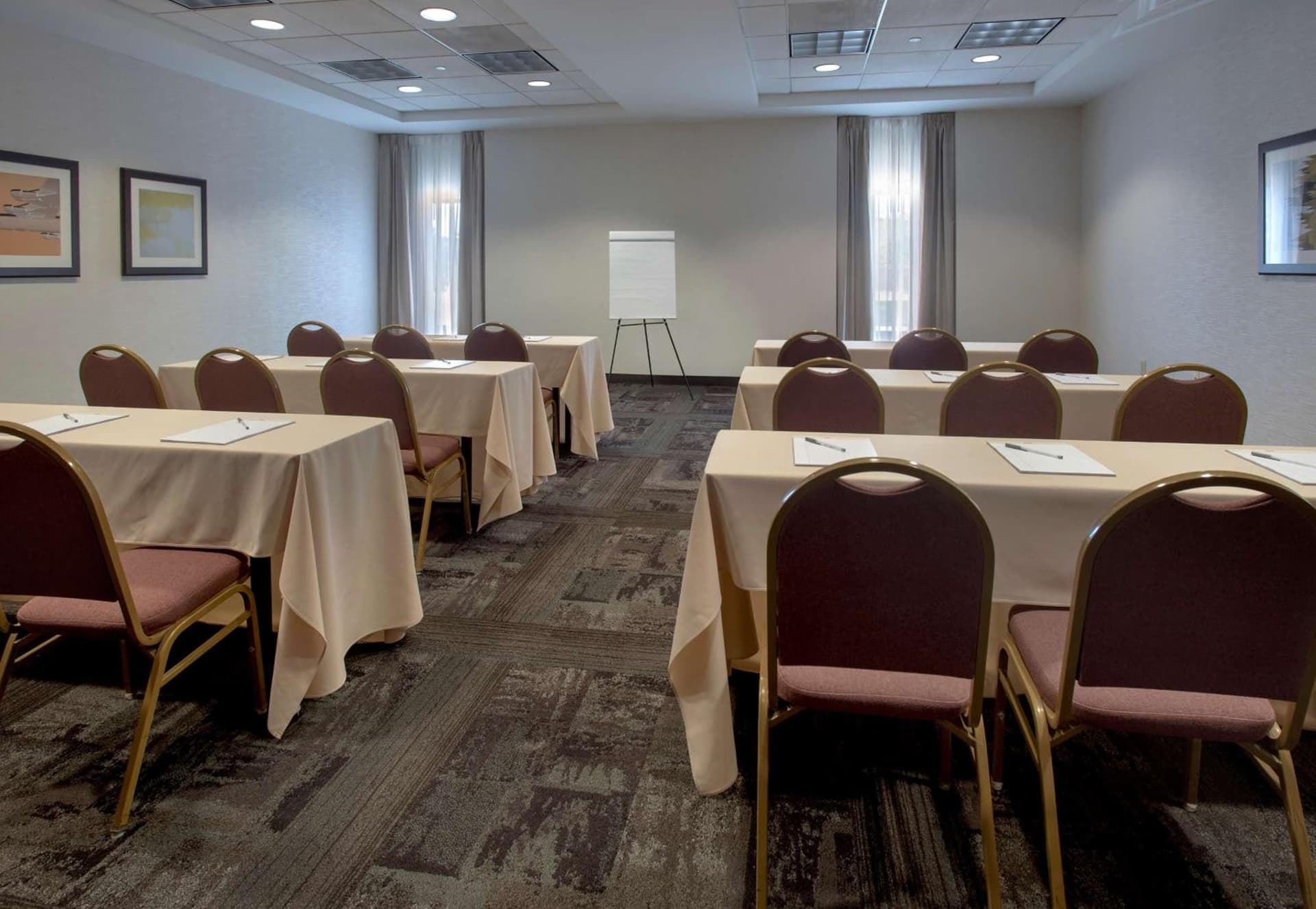 Hampton Inn Boston Logan Airport gallery photo in Boston, MA — image 27