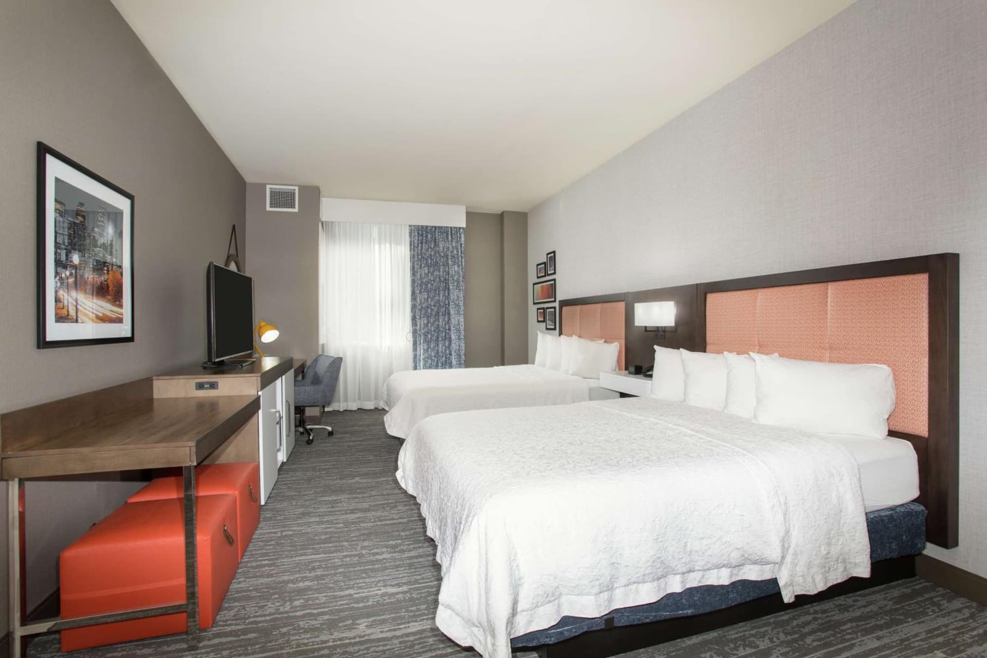 Hampton Inn & Suites Denver-Downtown property views in Denver, CO — gallery photo 3