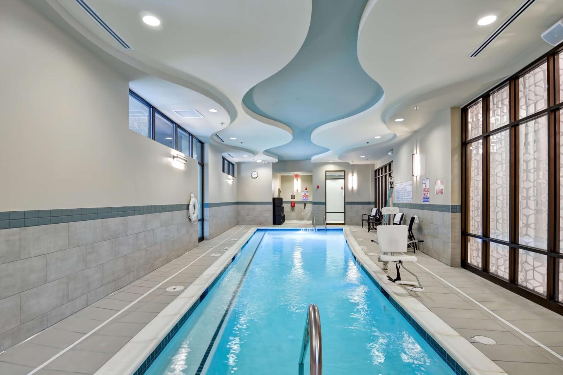 Hampton Inn Atlanta Kennesaw interior in Kennesaw, GA — gallery photo 2