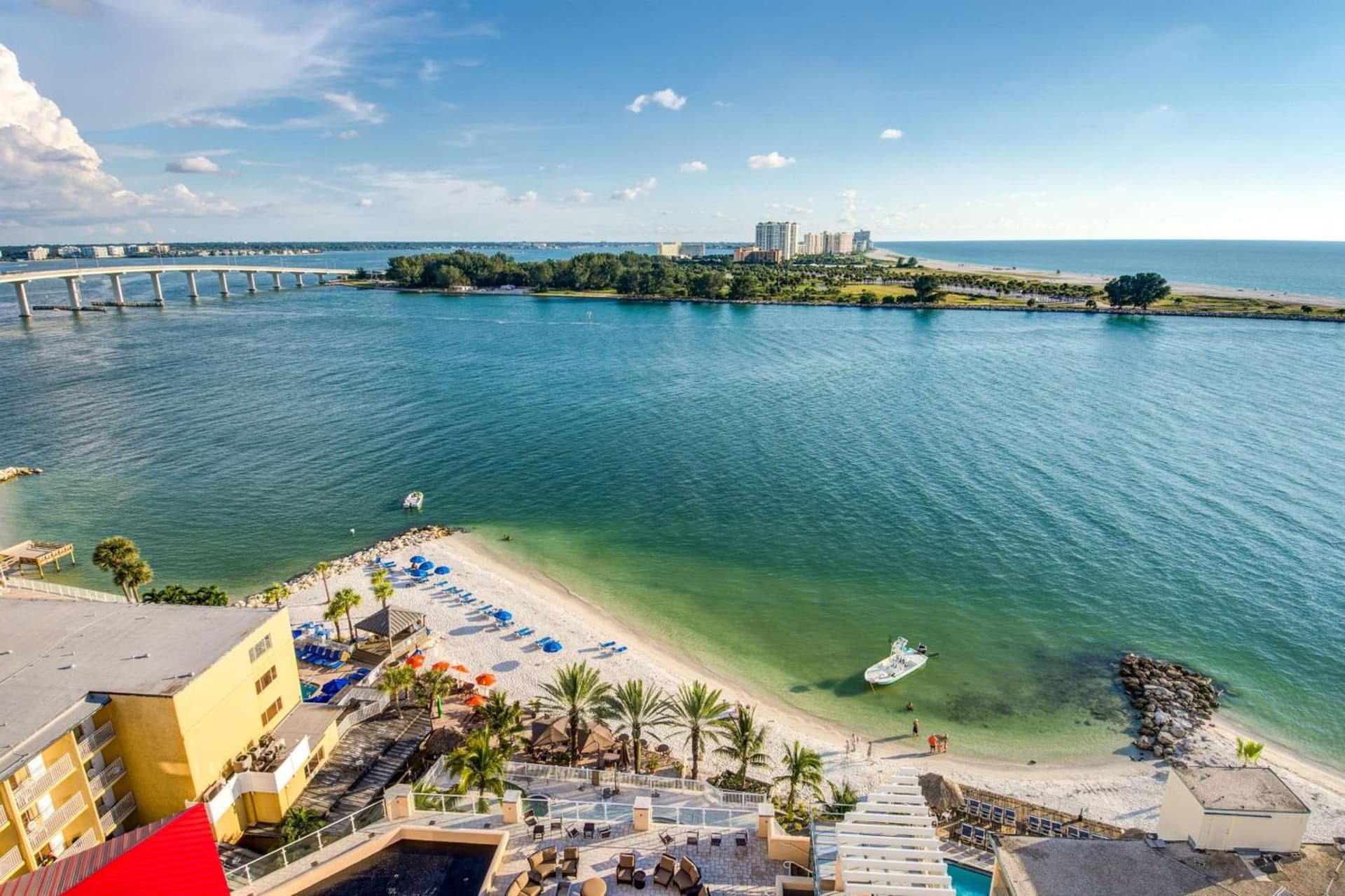 Hampton Inn and Suites Clearwater Beach gallery photo in Clearwater Beach, FL — image 27
