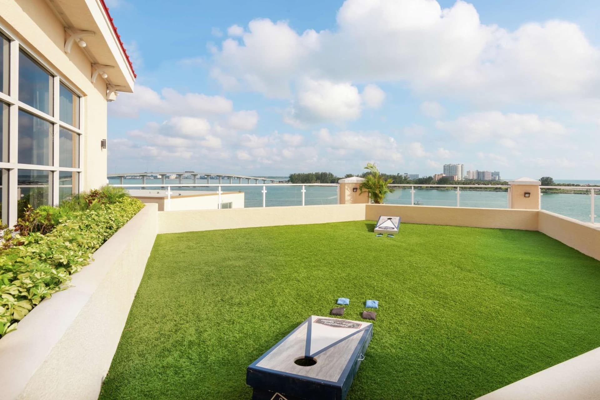 Hampton Inn and Suites Clearwater Beach gallery photo in Clearwater Beach, FL — image 18