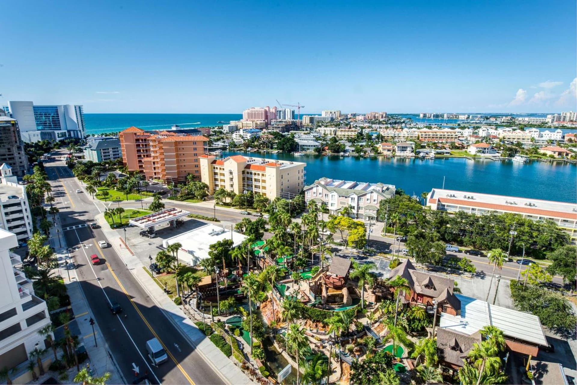 Hampton Inn and Suites Clearwater Beach gallery photo in Clearwater Beach, FL — image 21