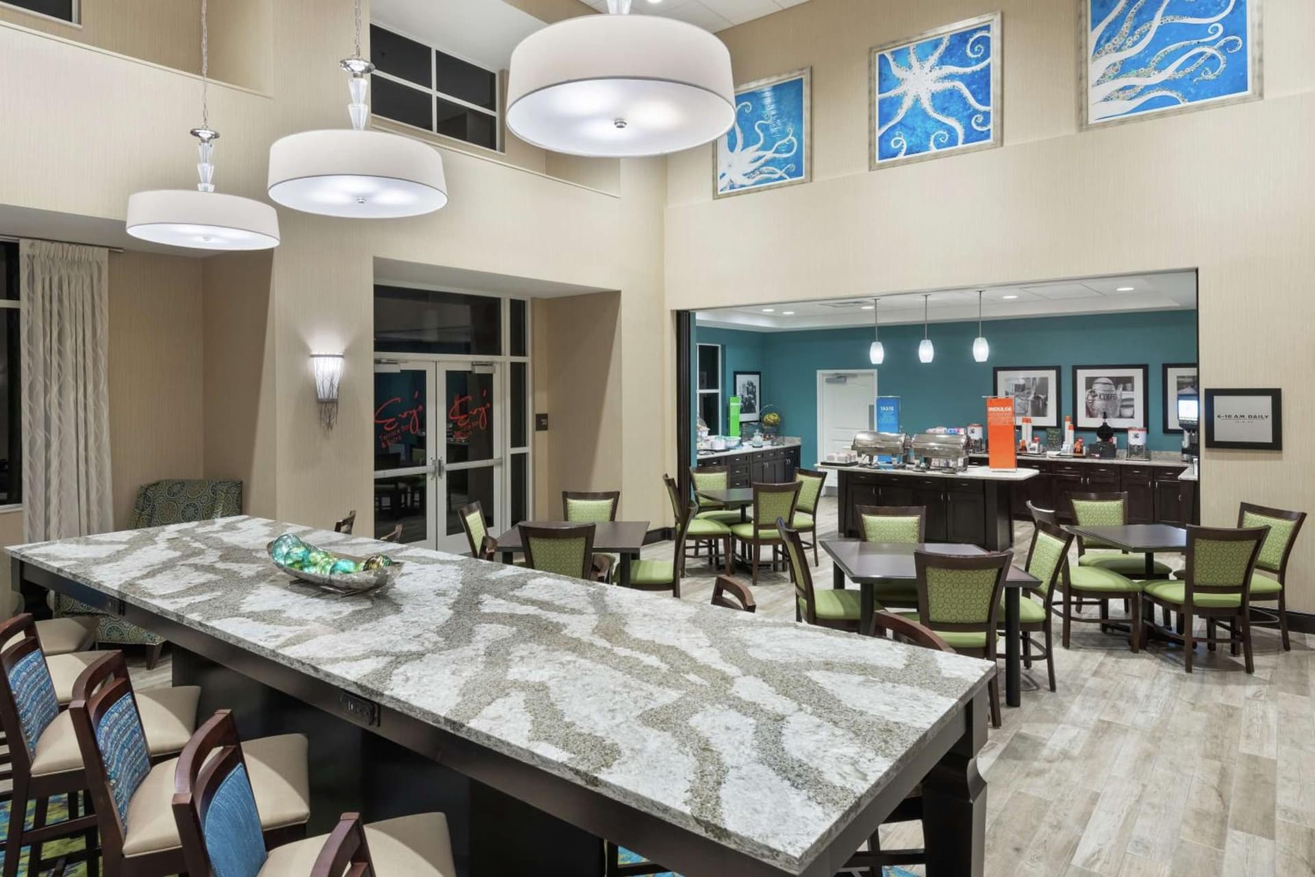Hampton Inn and Suites Clearwater Beach gallery photo in Clearwater Beach, FL — image 23