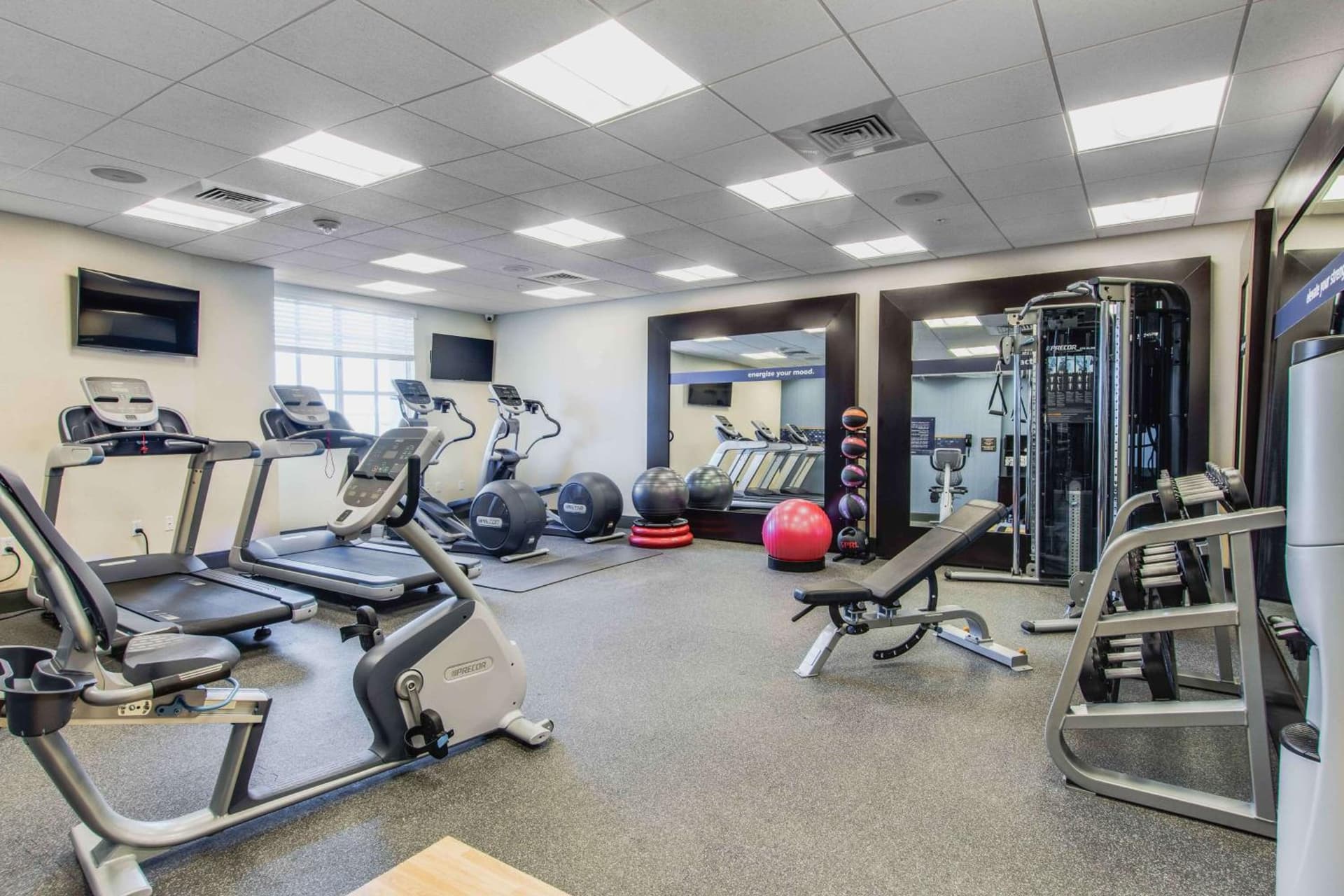 Hampton Inn and Suites Clearwater Beach gallery photo in Clearwater Beach, FL — image 16
