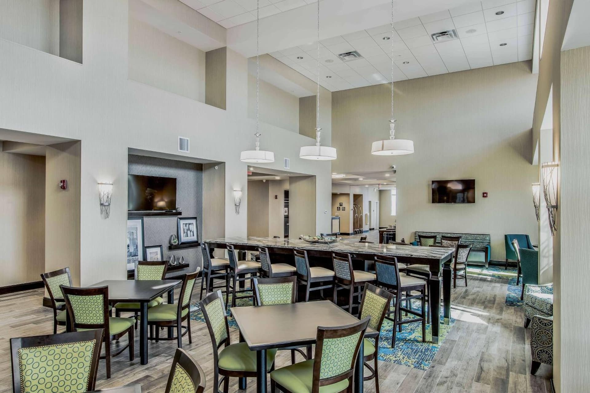 Hampton Inn and Suites Clearwater Beach gallery photo in Clearwater Beach, FL — image 52