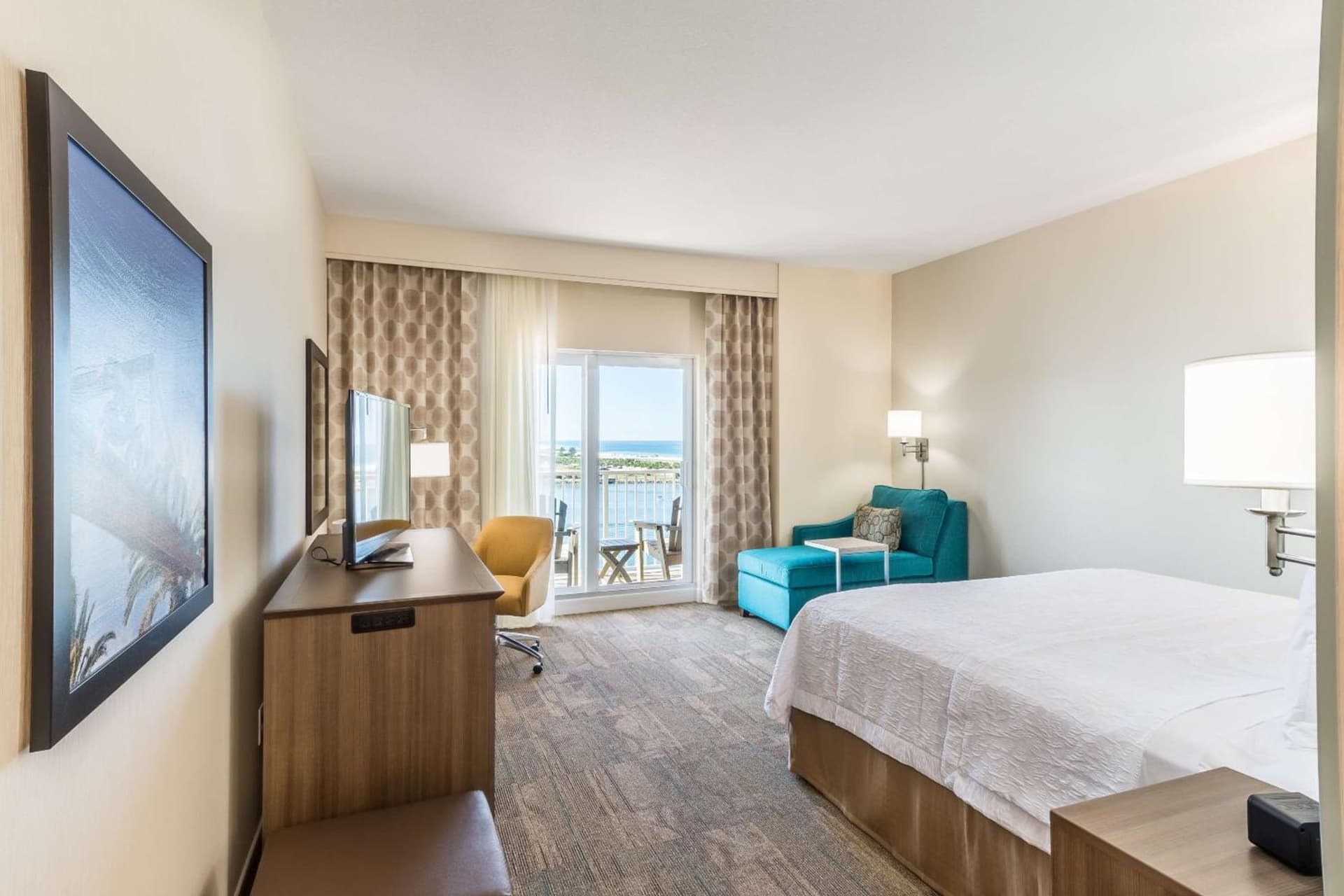 Hampton Inn and Suites Clearwater Beach gallery photo in Clearwater Beach, FL — image 49