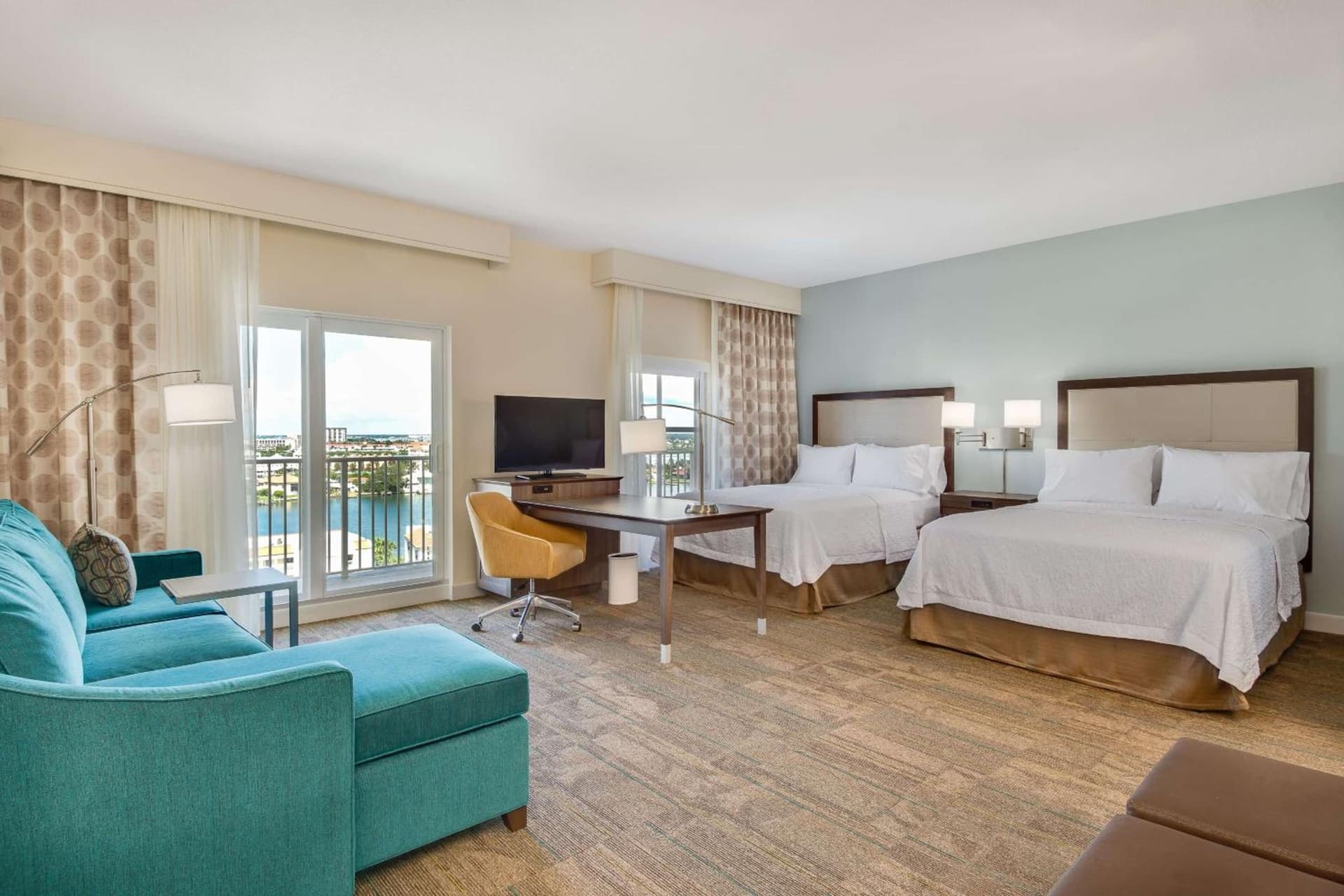 Hampton Inn and Suites Clearwater Beach gallery photo in Clearwater Beach, FL — image 19