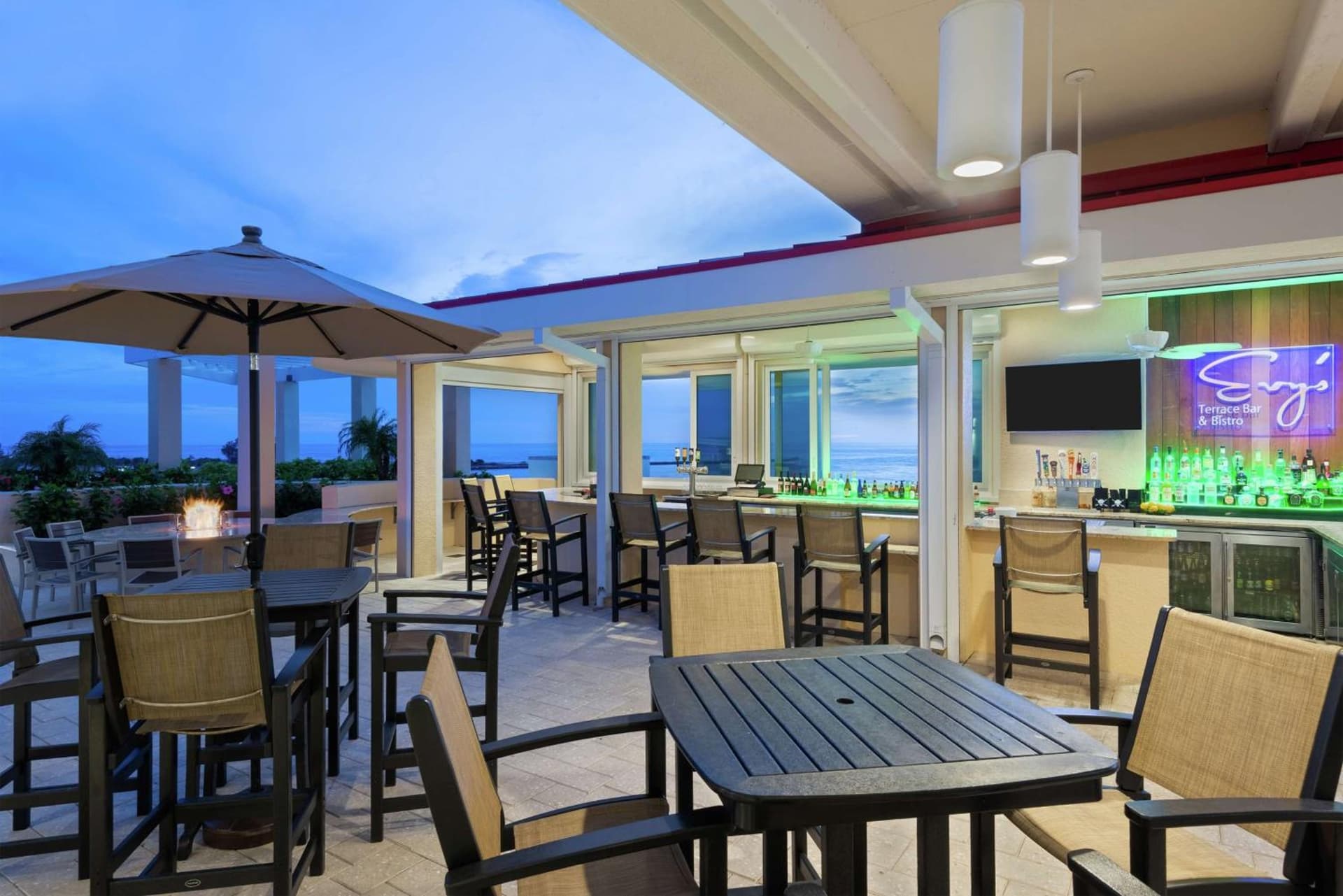 Hampton Inn and Suites Clearwater Beach gallery photo in Clearwater Beach, FL — image 47