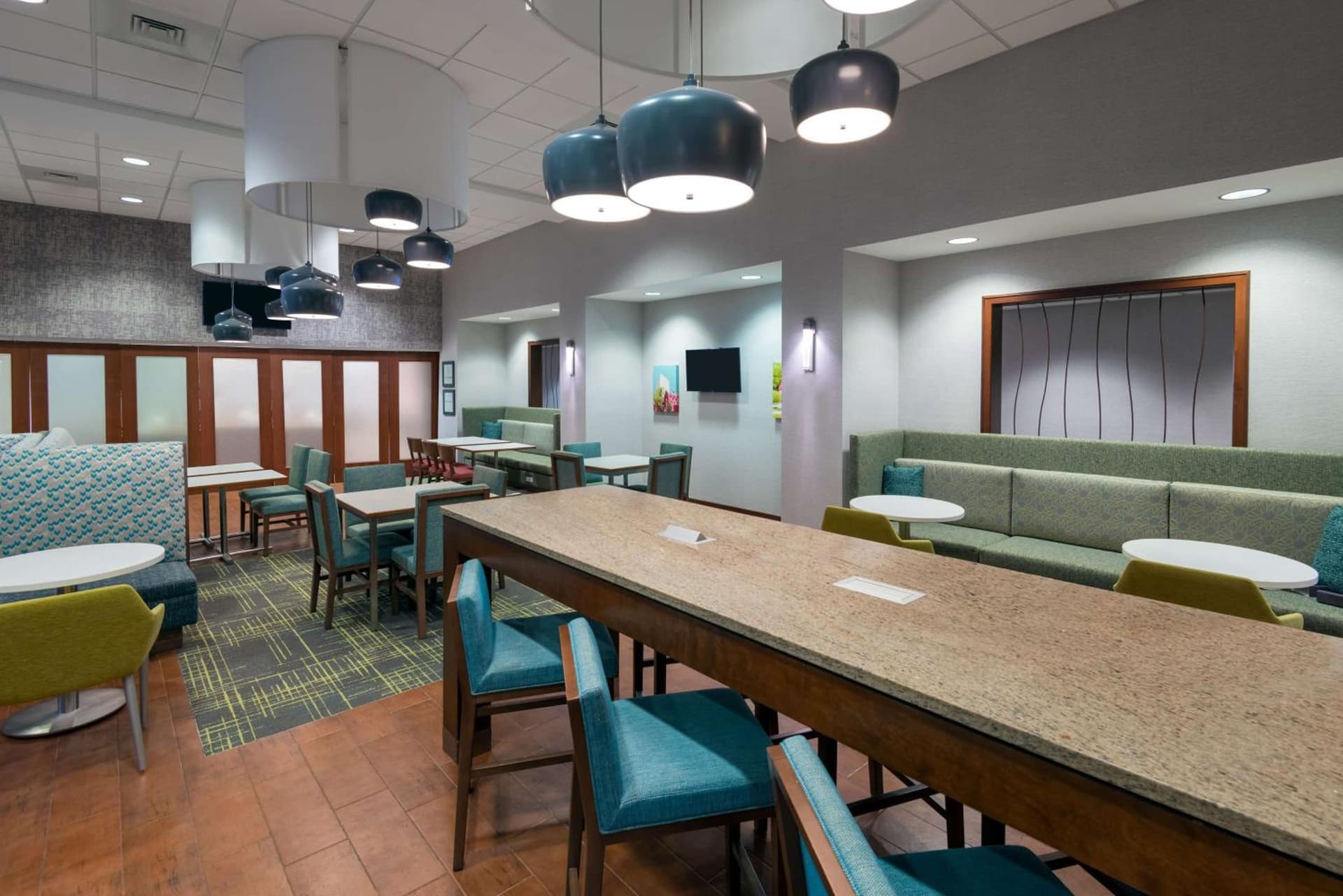 Hampton Inn & Suites Winston-Salem/University Area gallery photo in Winston-Salem, NC — image 16