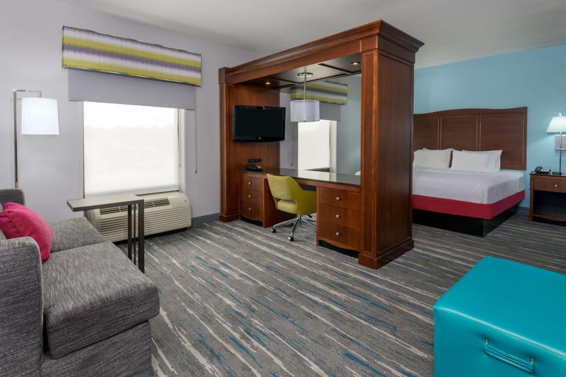 Hampton Inn & Suites Winston-Salem/University Area gallery photo in Winston-Salem, NC — image 9