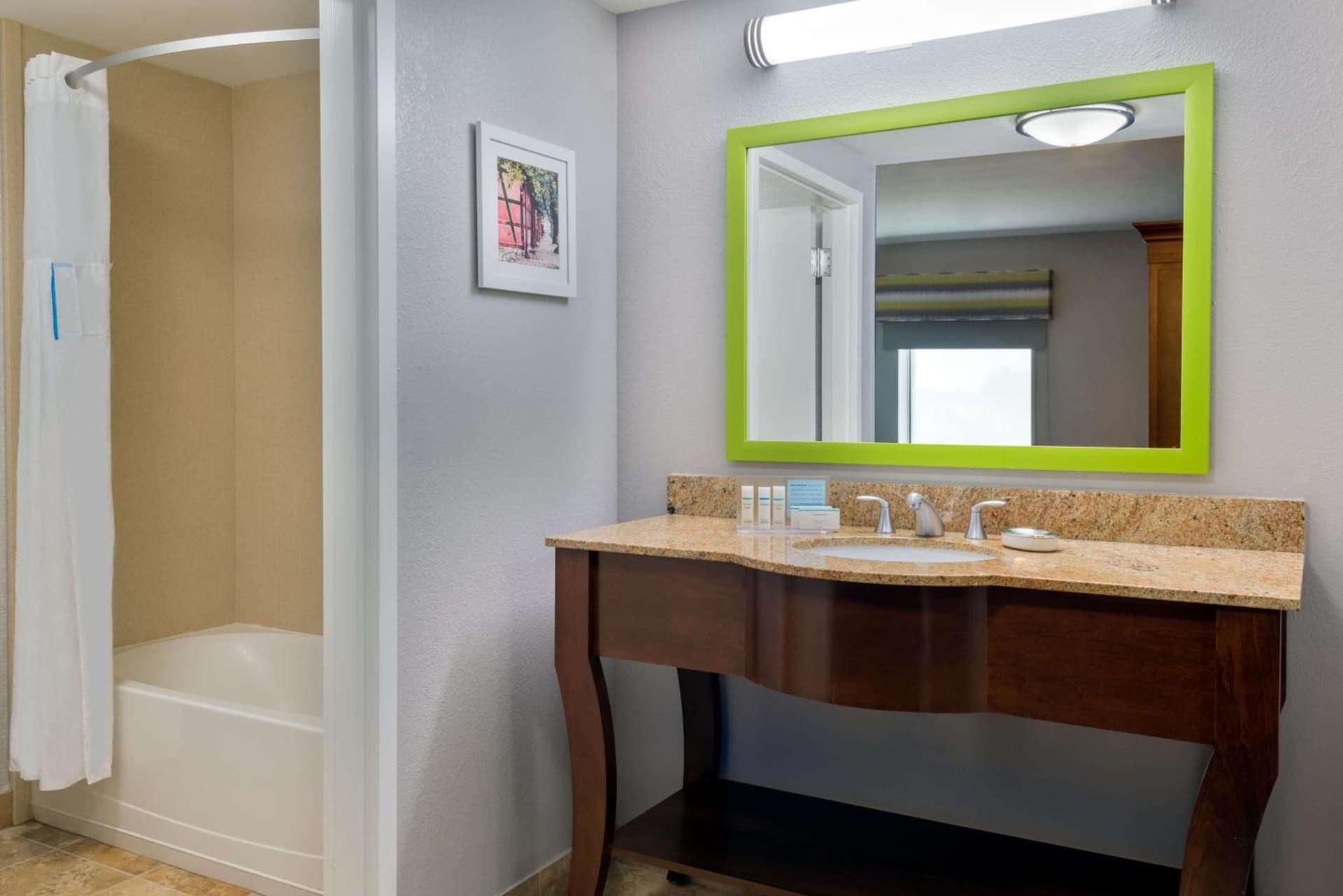 Hampton Inn & Suites Winston-Salem/University Area gallery photo in Winston-Salem, NC — image 12