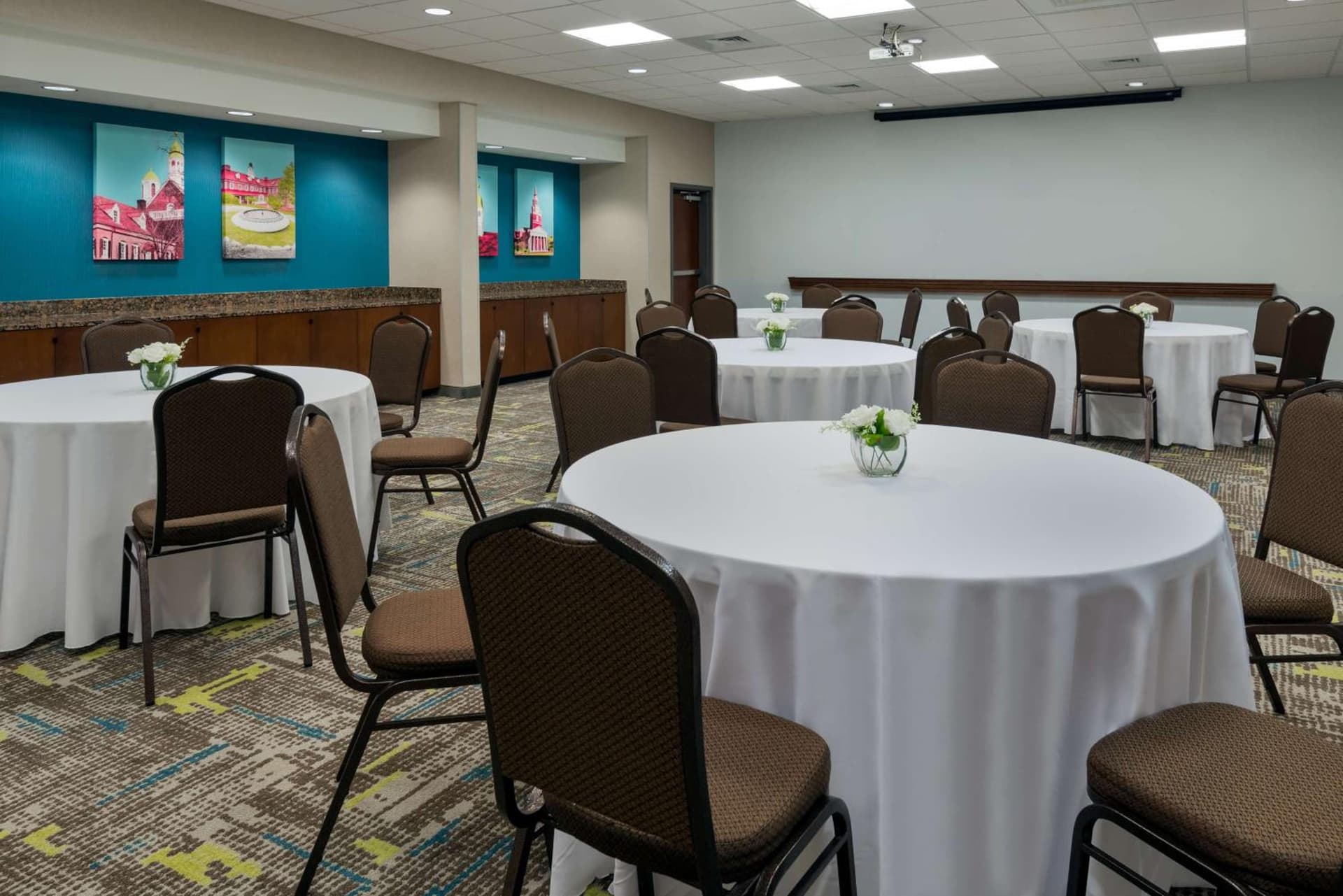 Hampton Inn & Suites Winston-Salem/University Area gallery photo in Winston-Salem, NC — image 14