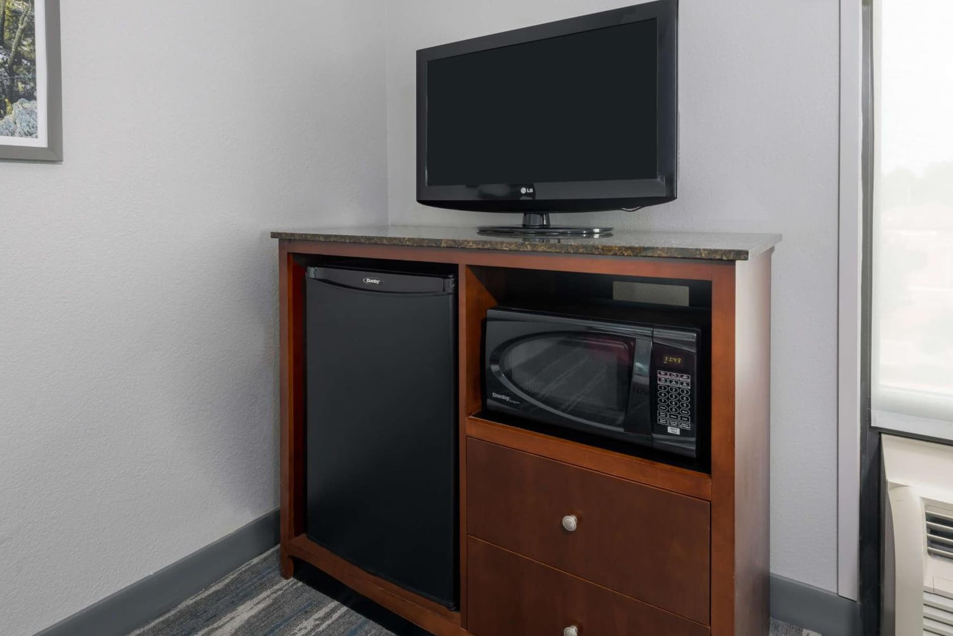 Hampton Inn & Suites Winston-Salem/University Area gallery photo in Winston-Salem, NC — image 18