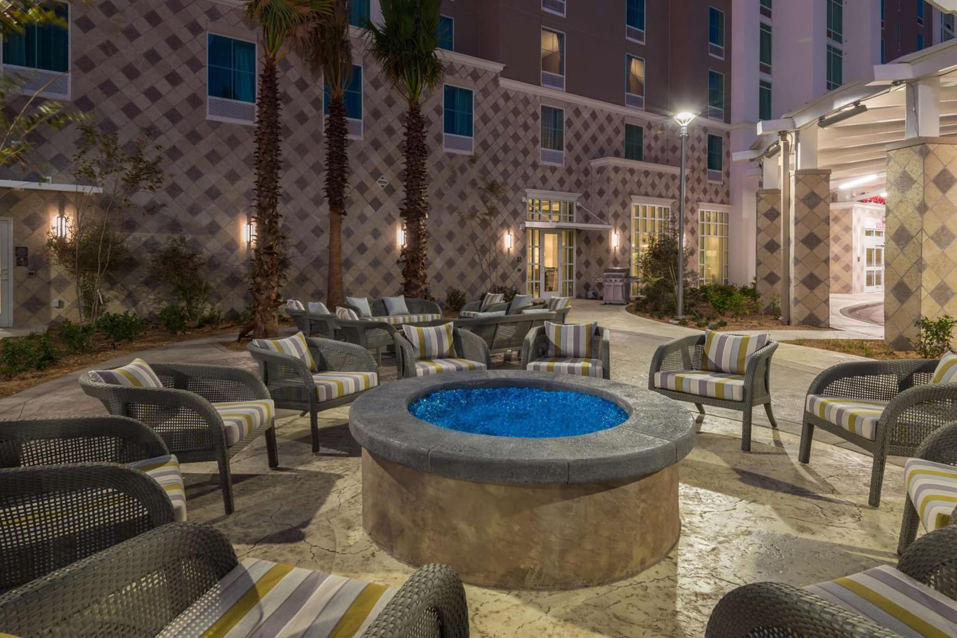 Hampton Inn & Suites Tampa Airport Avion Park Westshore property views in Tampa, FL — gallery photo 3