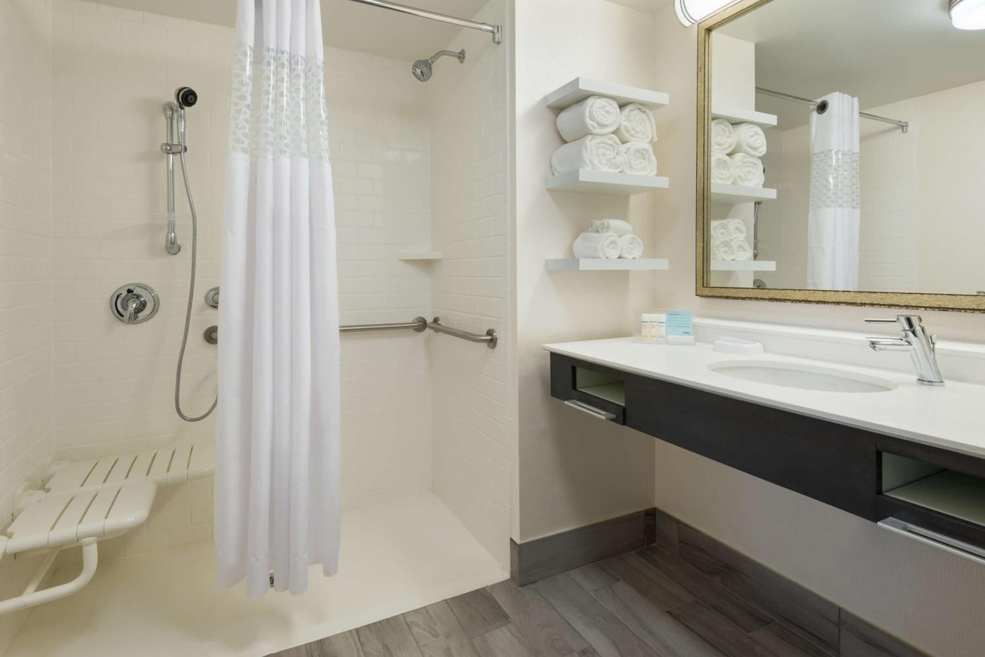 Hampton Inn & Suites Tampa Airport Avion Park Westshore gallery photo in Tampa, FL — image 22