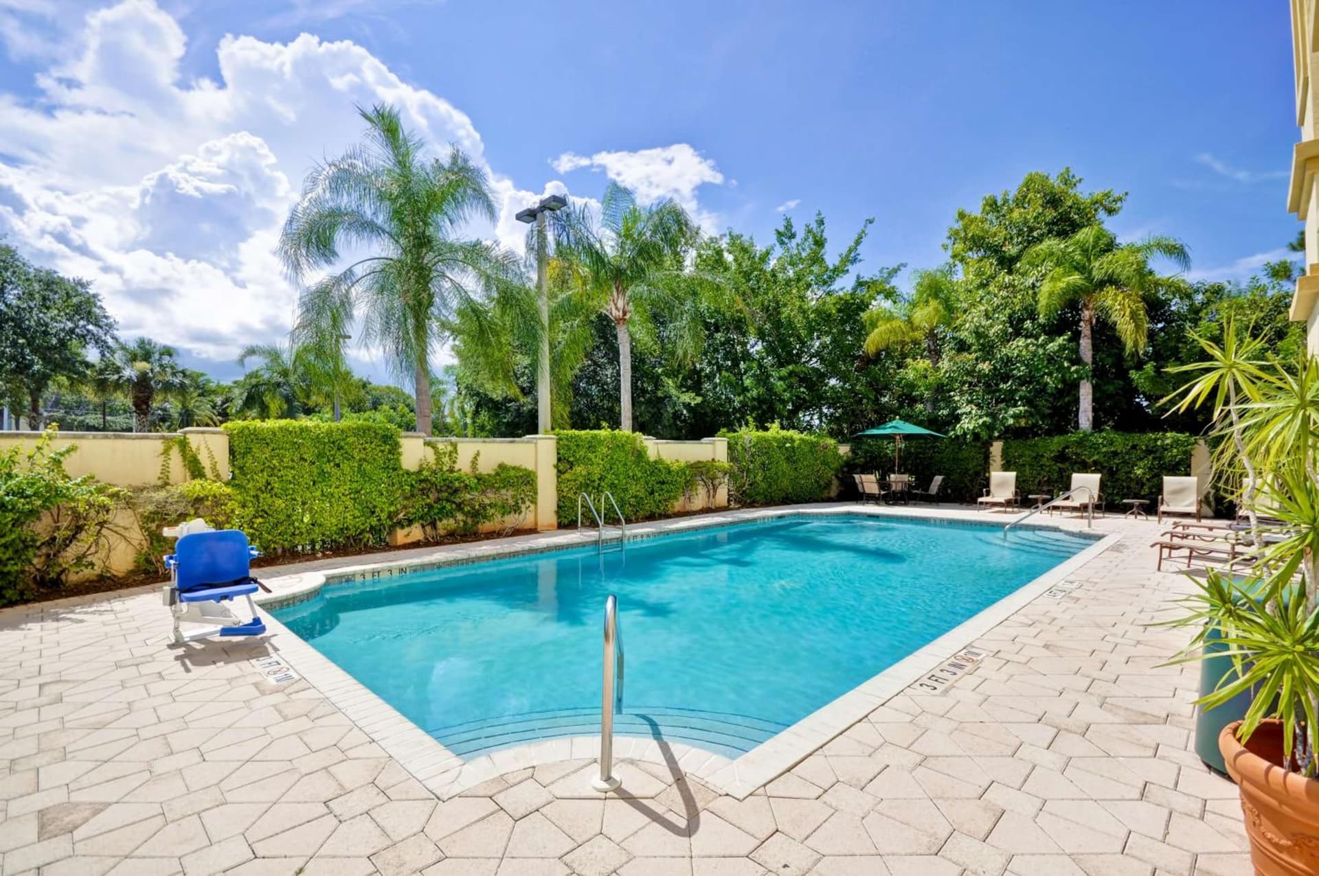 Hampton Inn Palm Beach Gardens gallery photo in Palm Beach Gardens, FL — image 11