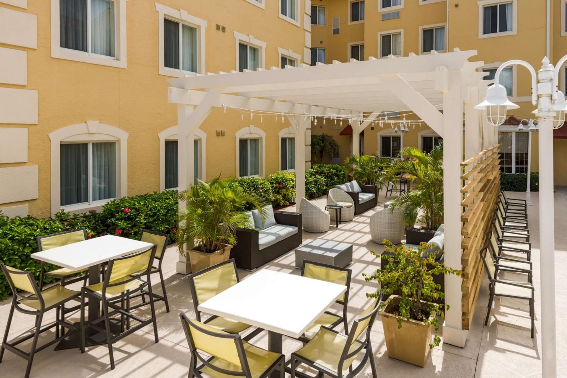 Homewood Suites by Hilton Bonita Springs, FL interior in Bonita Springs, FL — gallery photo 2