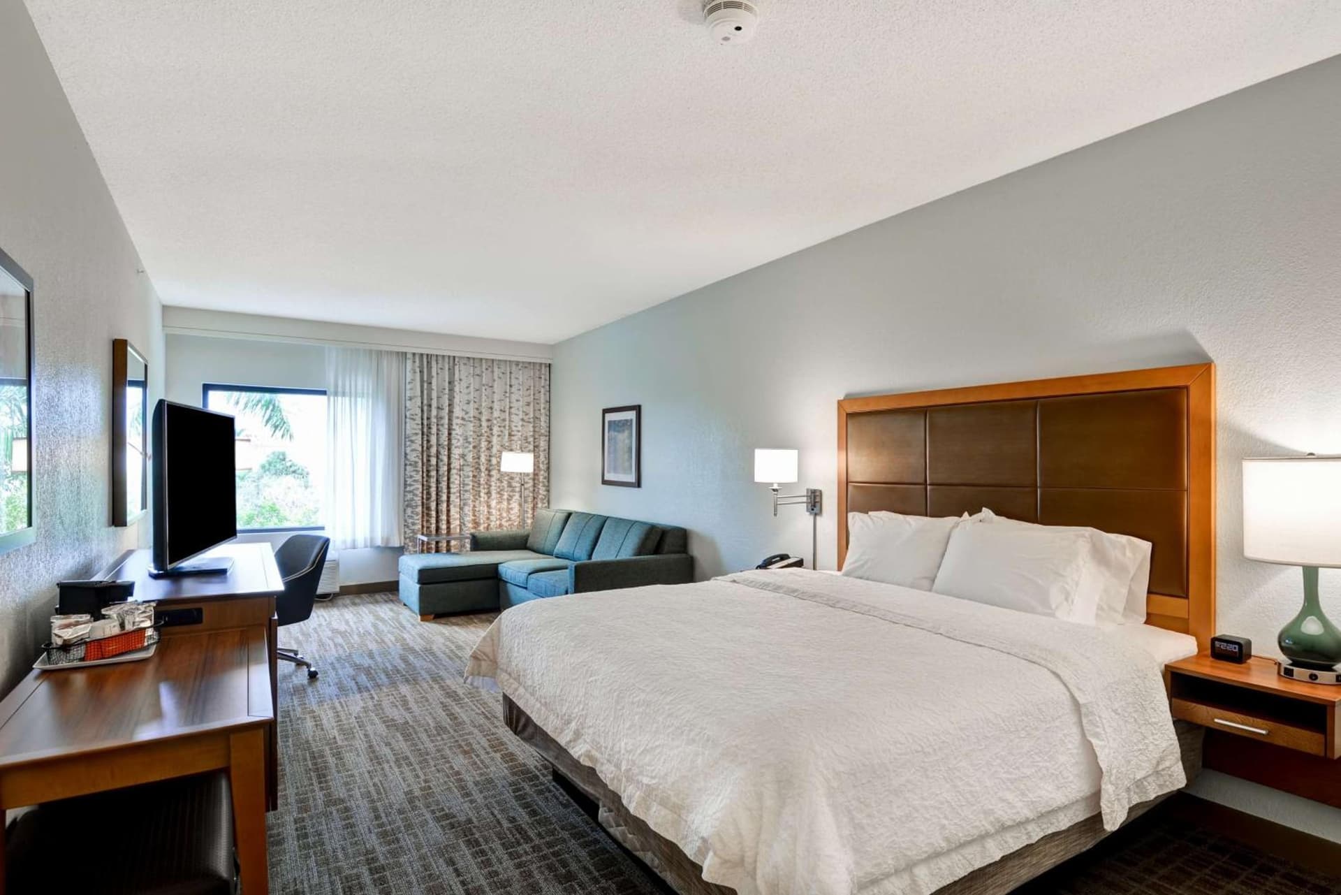 Hampton Inn Palm Beach Gardens gallery photo in Palm Beach Gardens, FL — image 6