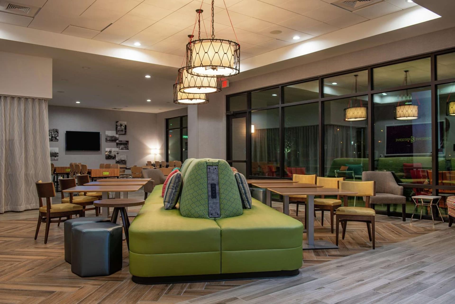 Home2 Suites By Hilton Tampa Downtown Channel District gallery photo in Tampa, FL — image 9