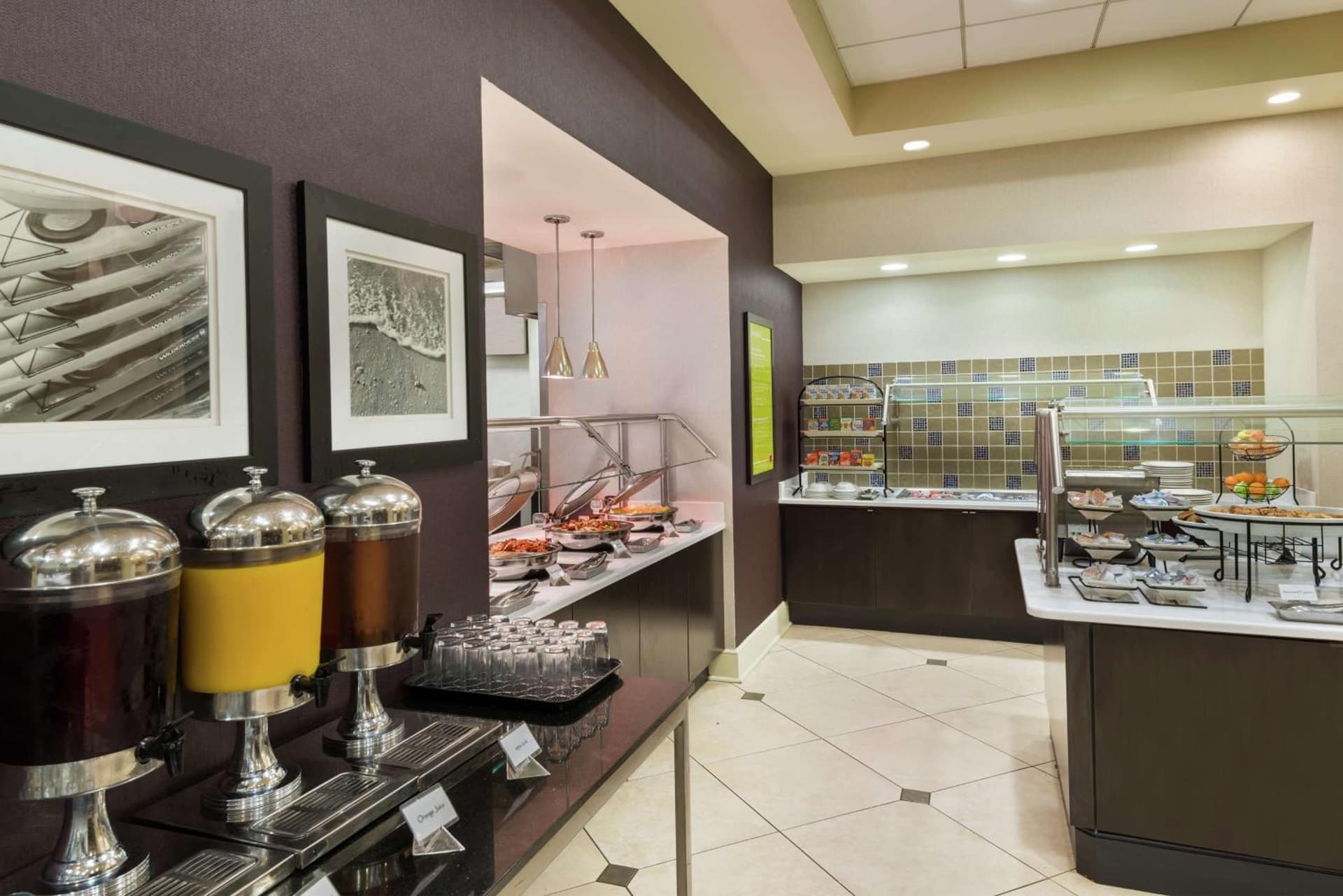 Hilton Garden Inn Tampa Airport Westshore interior in Tampa, FL — gallery photo 2