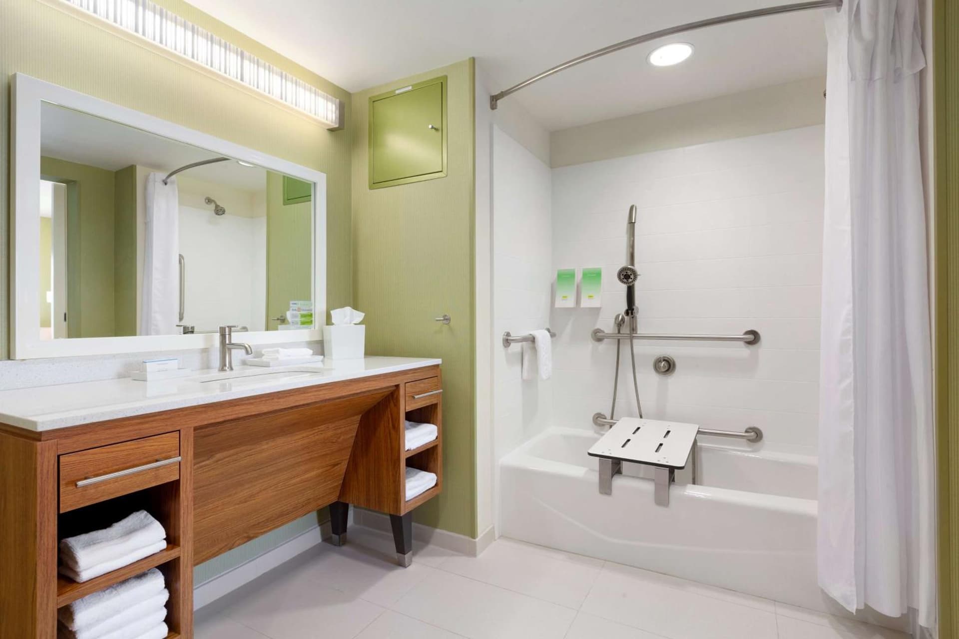 Home2 Suites by Hilton Champaign/Urbana gallery photo in Champaign, IL — image 4
