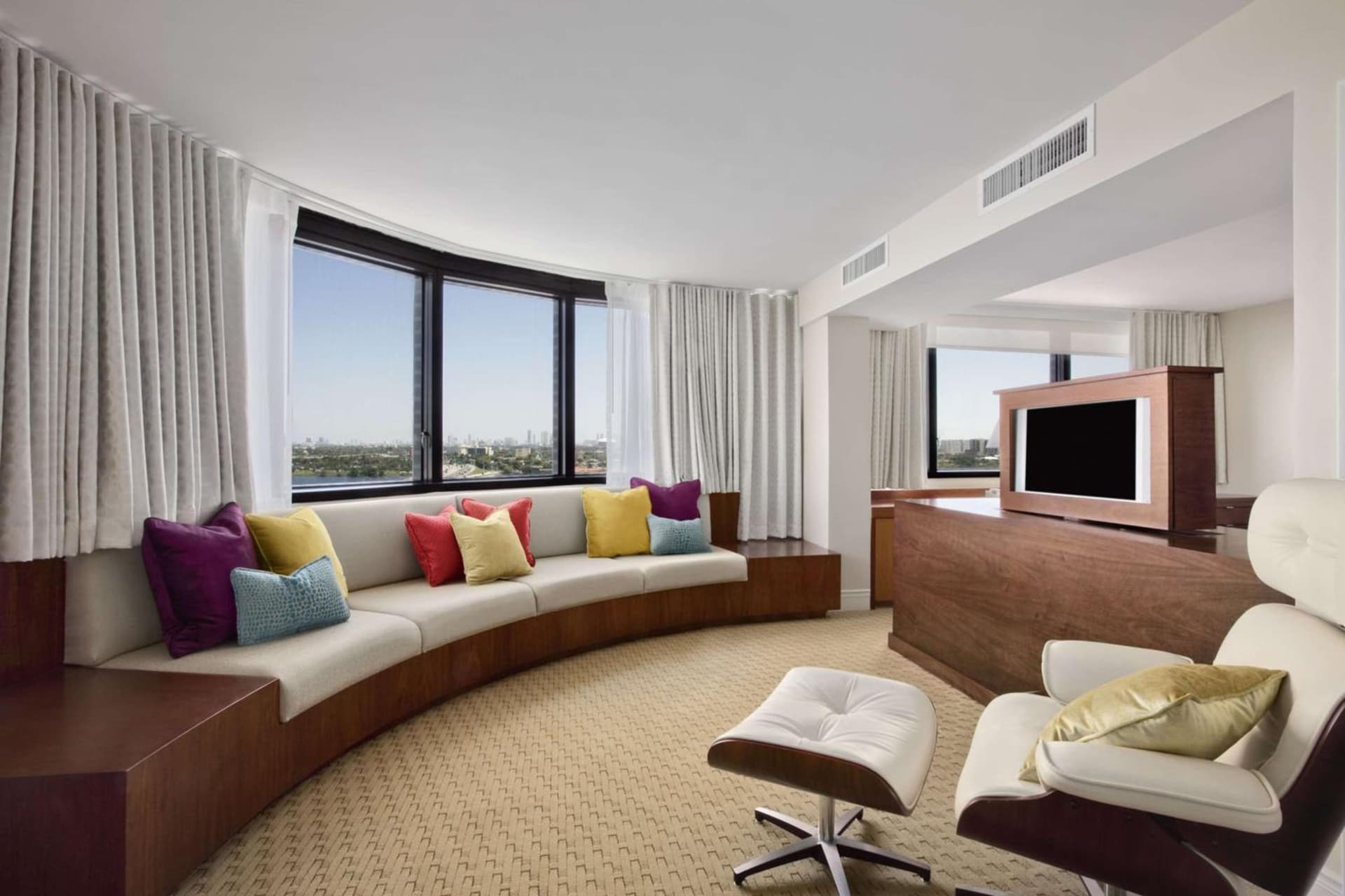 Hilton Miami Airport Blue Lagoon gallery photo in Miami, FL — image 33