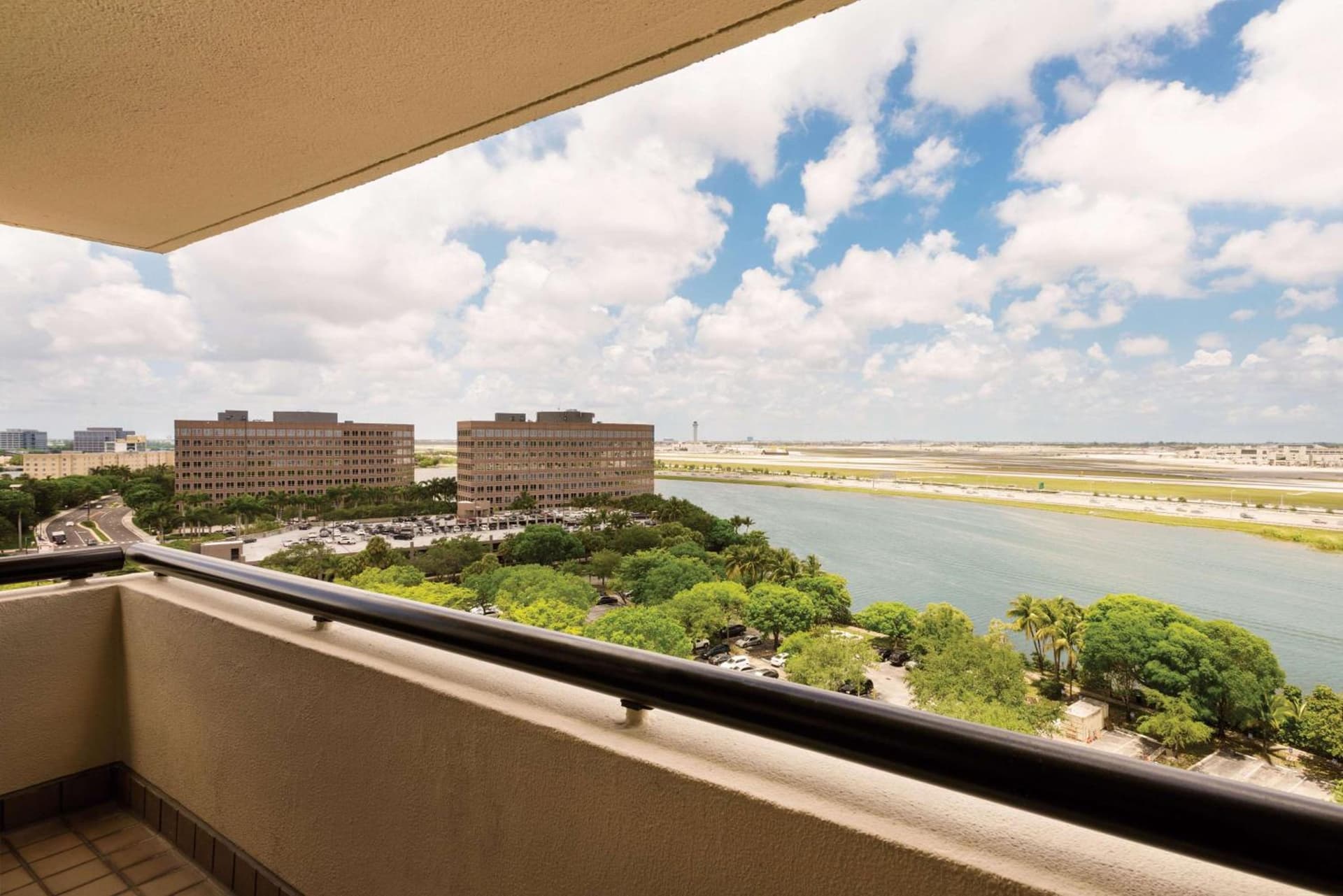Hilton Miami Airport Blue Lagoon gallery photo in Miami, FL — image 28