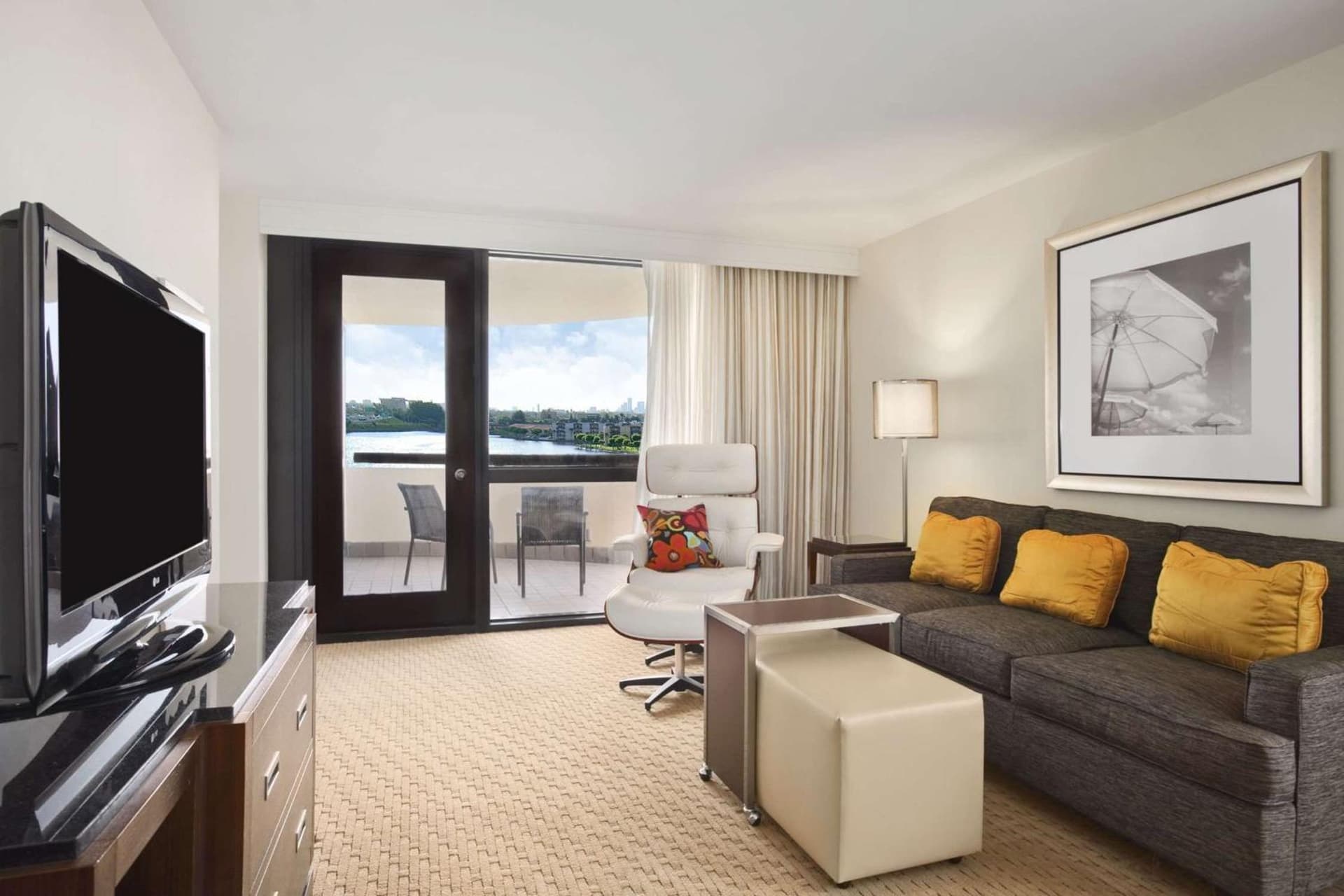 Hilton Miami Airport Blue Lagoon gallery photo in Miami, FL — image 32