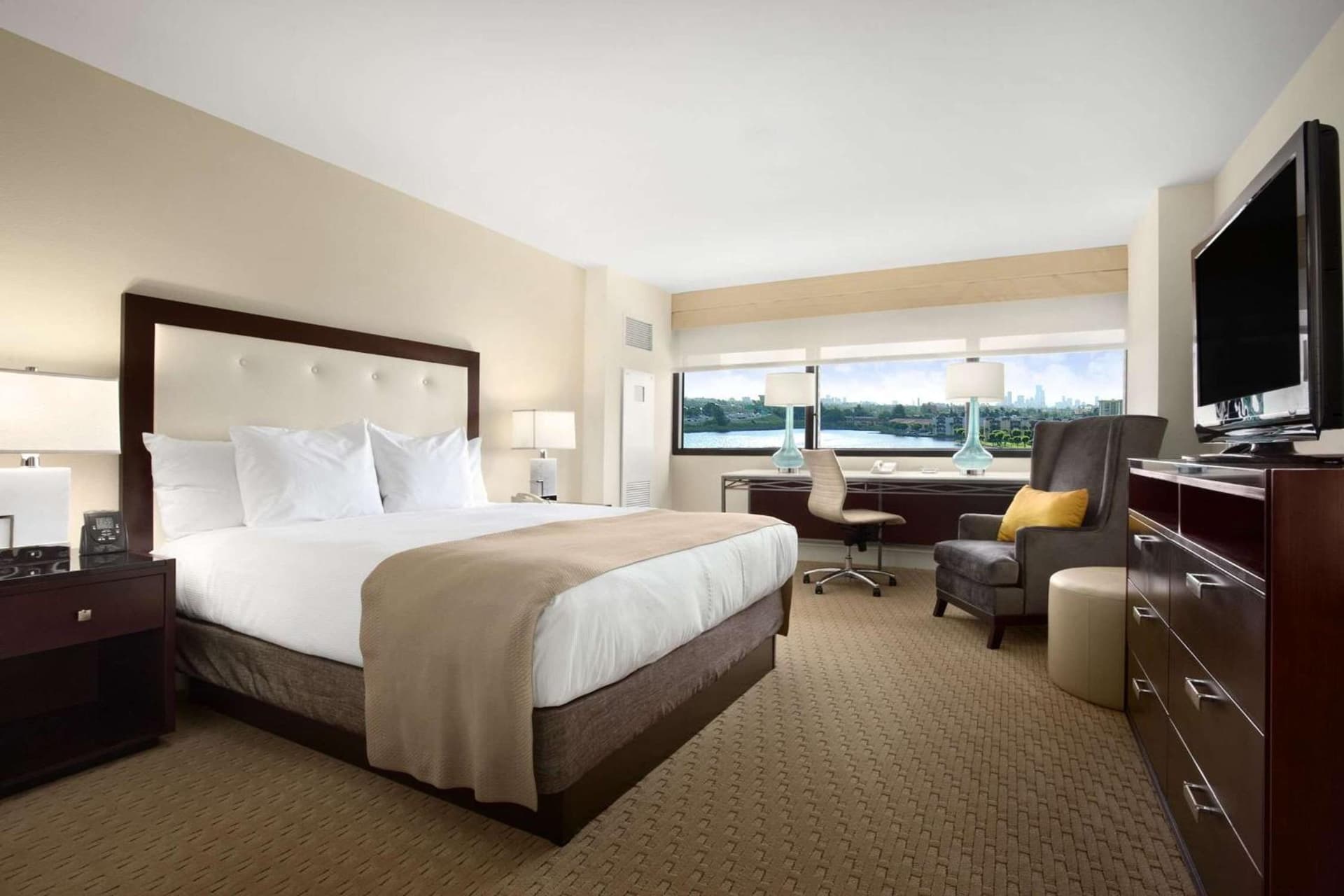 Hilton Miami Airport Blue Lagoon gallery photo in Miami, FL — image 47