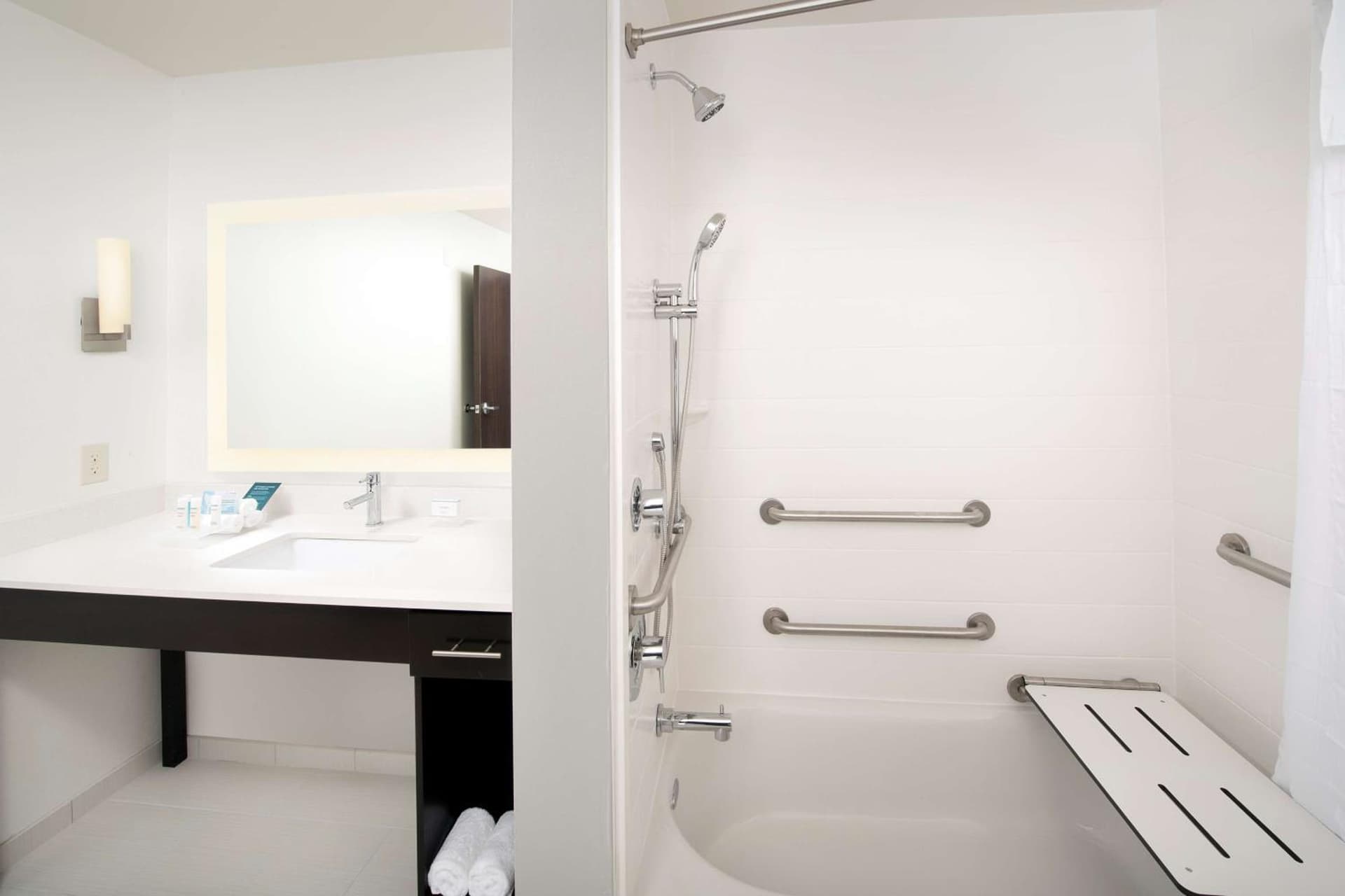 Homewood Suites By Hilton Kansas City Speedway gallery photo in Kansas City, KS — image 21
