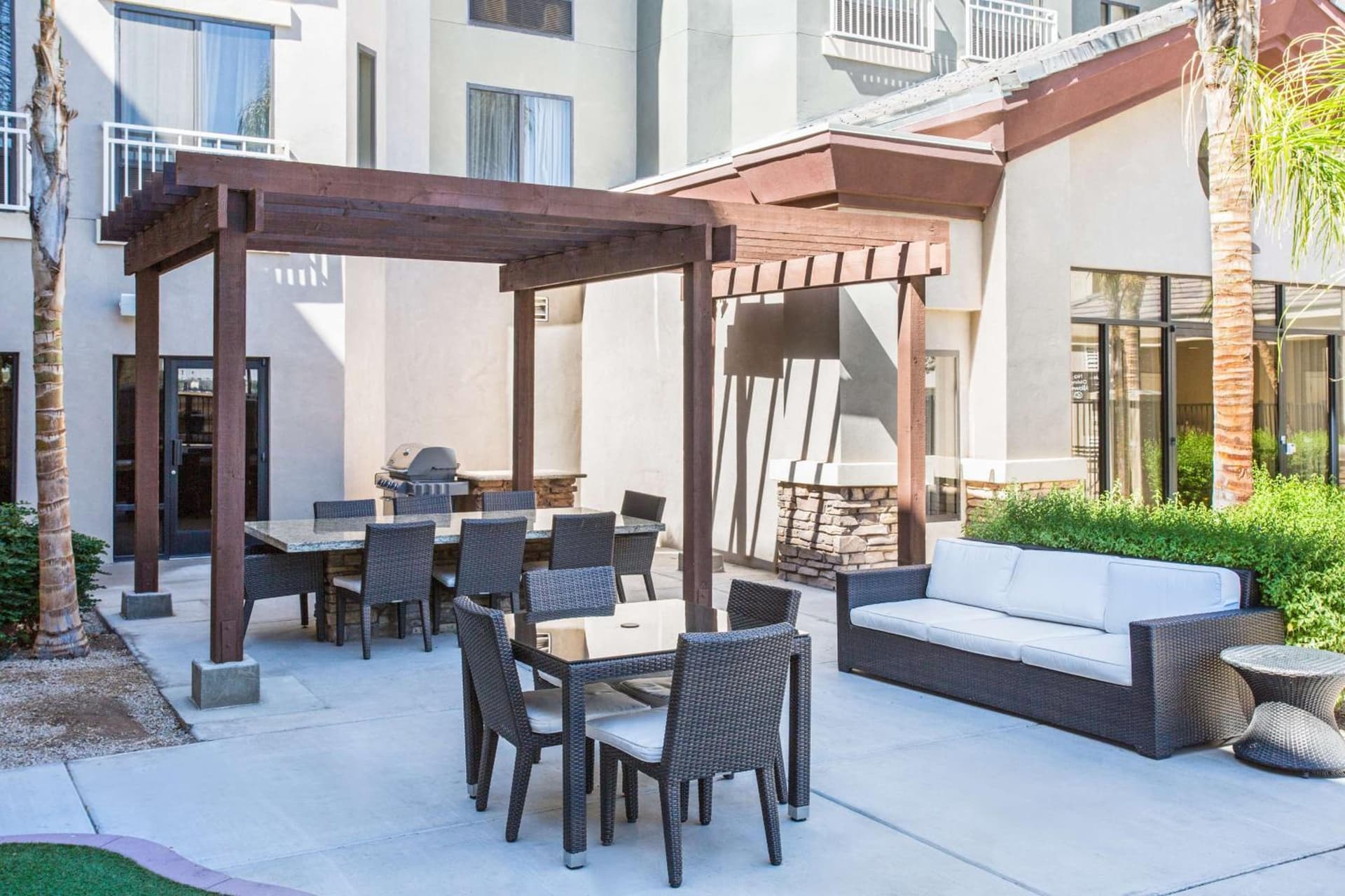 Homewood Suites by Hilton Phoenix-Avondale interior in Avondale, AZ — gallery photo 2