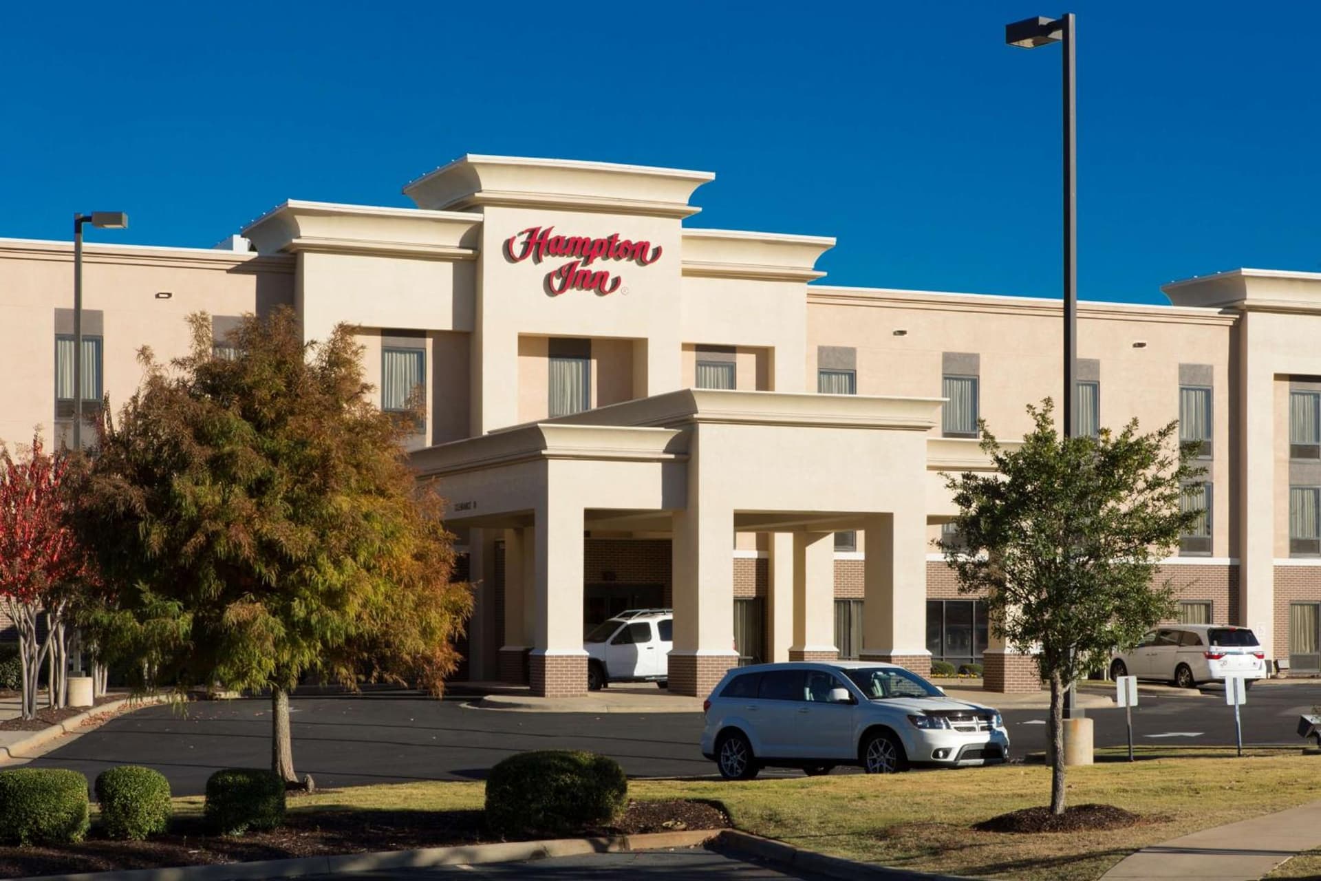 Hampton Inn Troy interior in Troy, AL — gallery photo 2