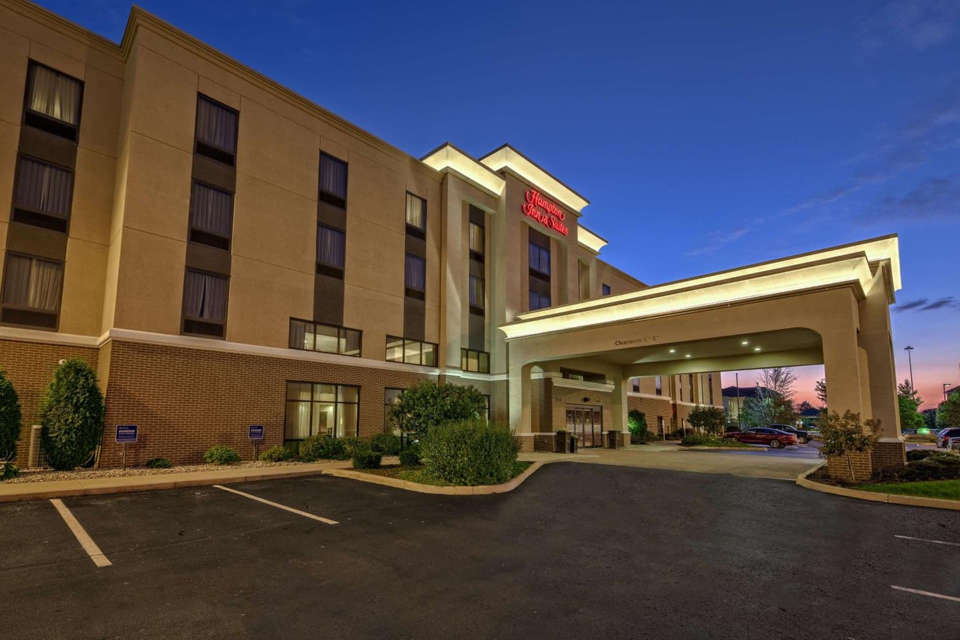 Hampton Inn & Suites Toledo-Perrysburg interior in Rossford, OH — gallery photo 2