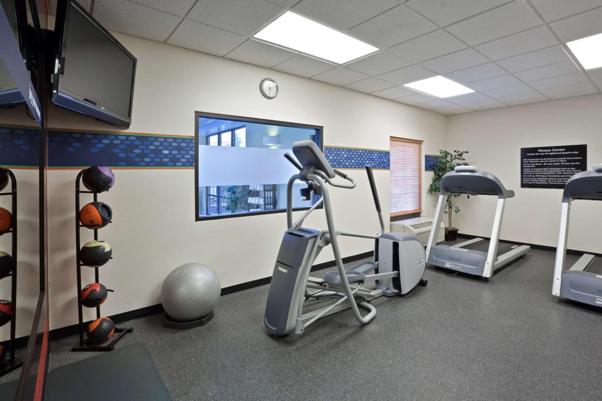 Hampton Inn & Suites Toledo-Perrysburg gallery photo in Rossford, OH — image 13