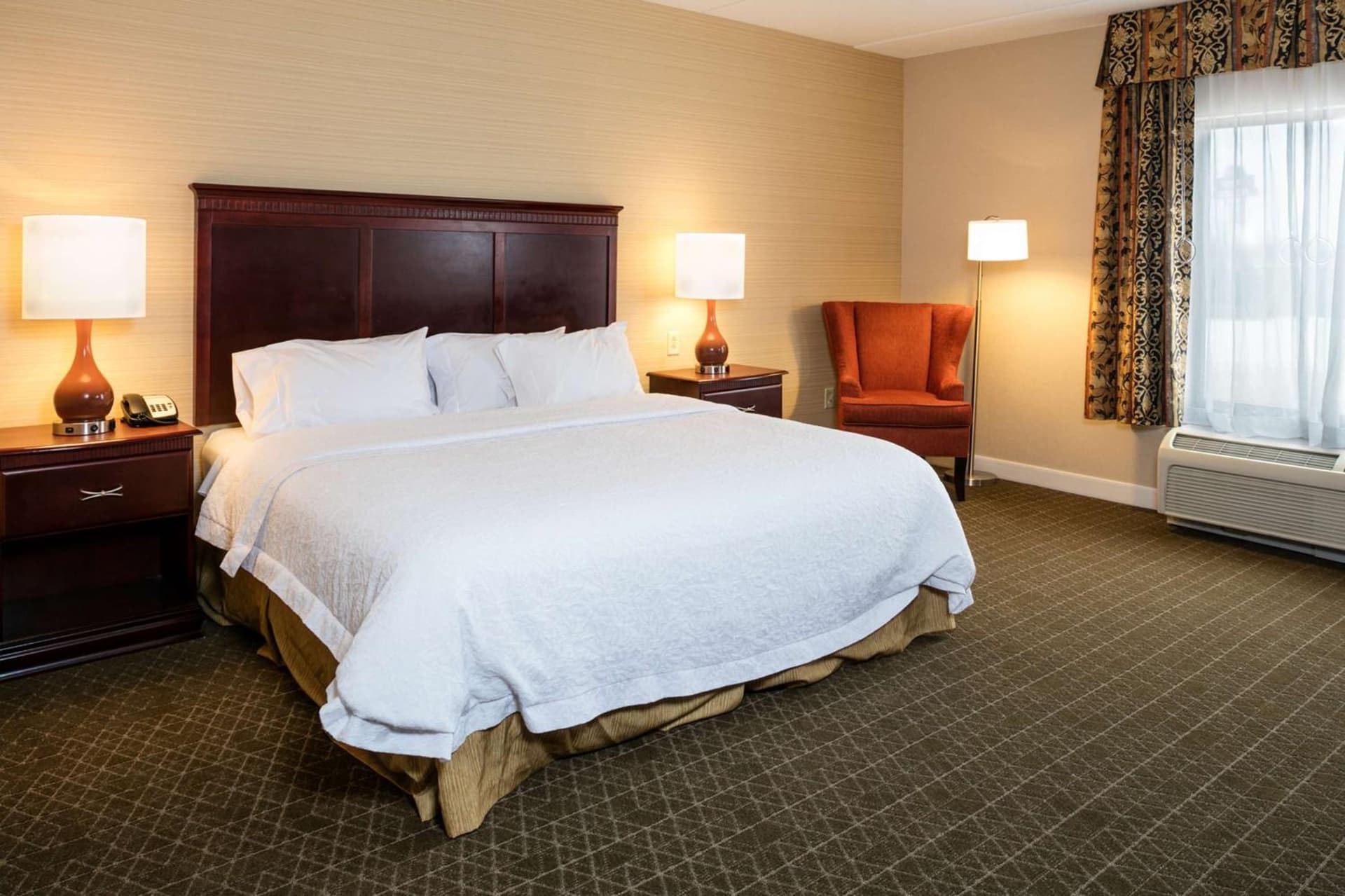 Hampton Inn & Suites Toledo-Perrysburg gallery photo in Rossford, OH — image 36