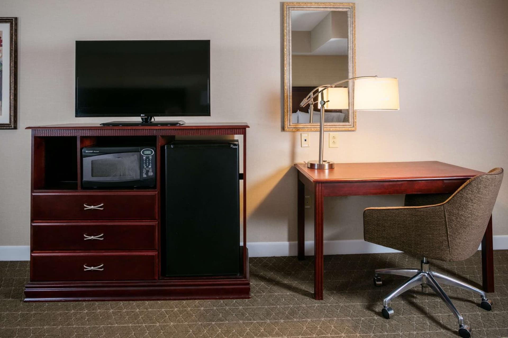 Hampton Inn & Suites Toledo-Perrysburg gallery photo in Rossford, OH — image 39