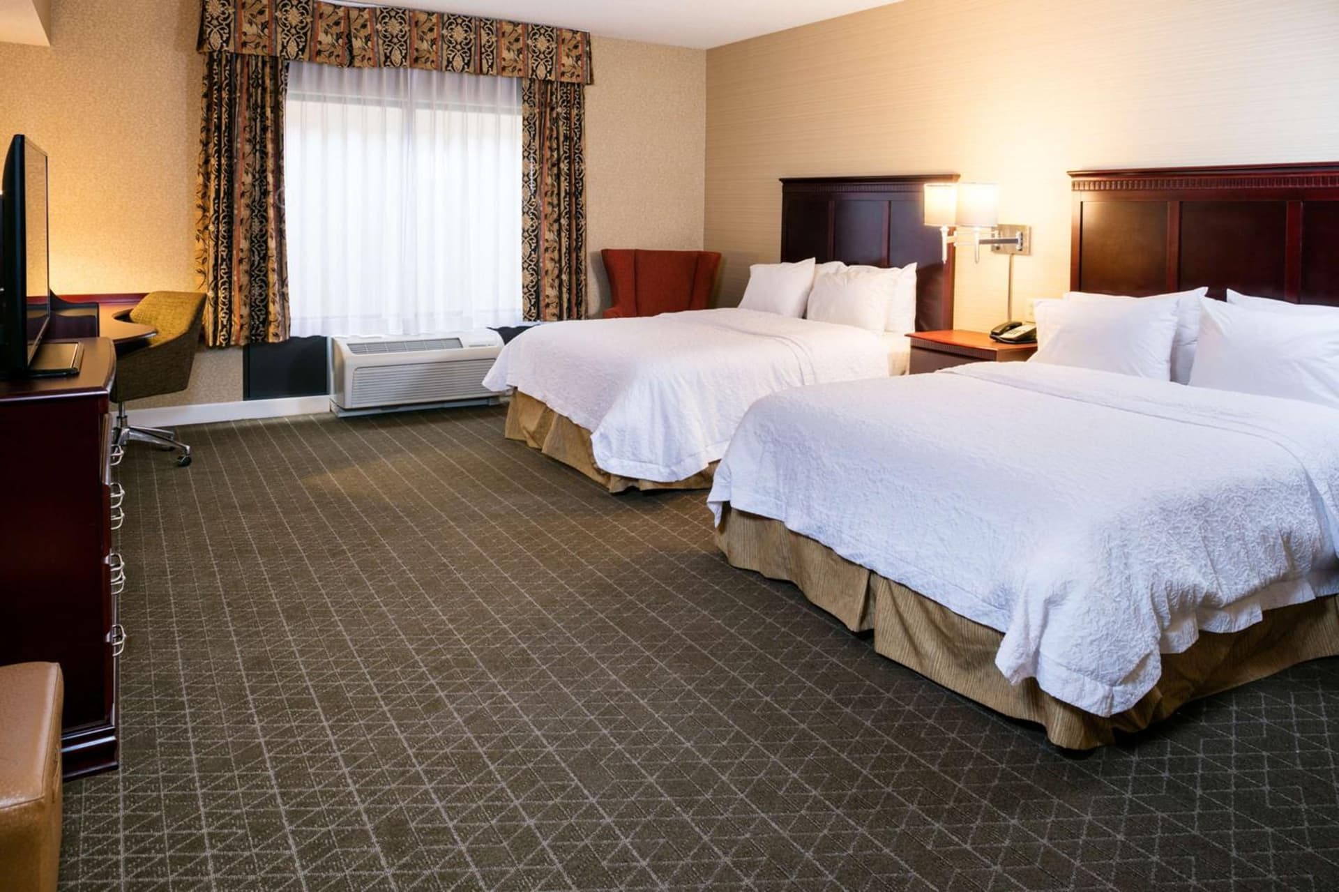 Hampton Inn & Suites Toledo-Perrysburg gallery photo in Rossford, OH — image 17
