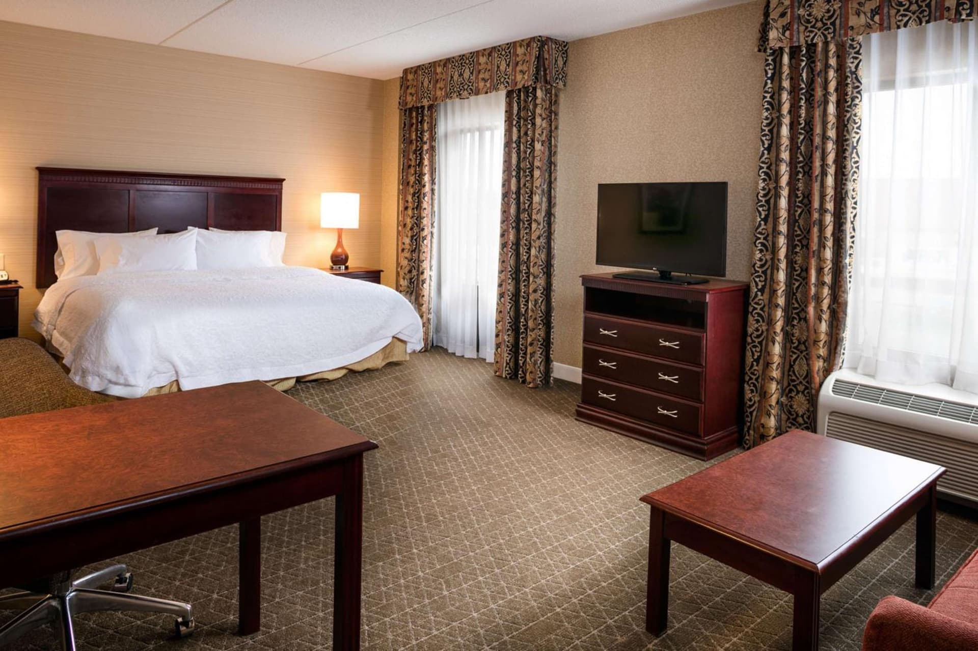 Hampton Inn & Suites Toledo-Perrysburg gallery photo in Rossford, OH — image 6