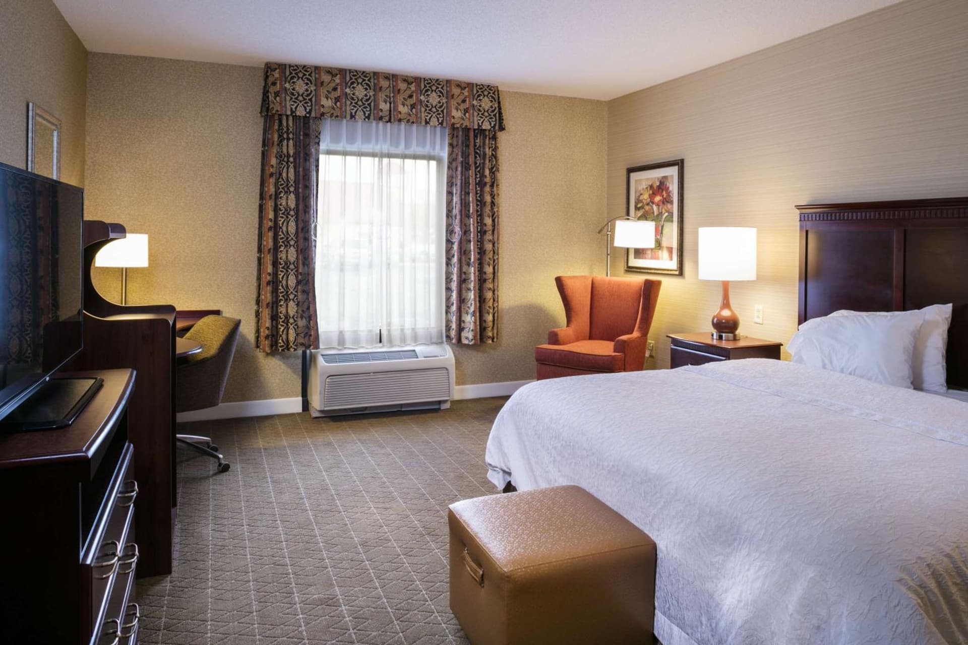 Hampton Inn & Suites Toledo-Perrysburg gallery photo in Rossford, OH — image 5