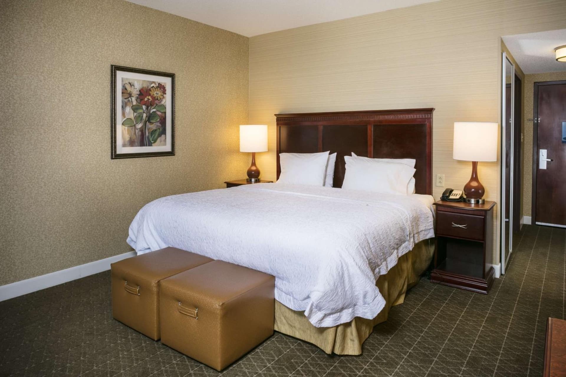 Hampton Inn & Suites Toledo-Perrysburg gallery photo in Rossford, OH — image 9