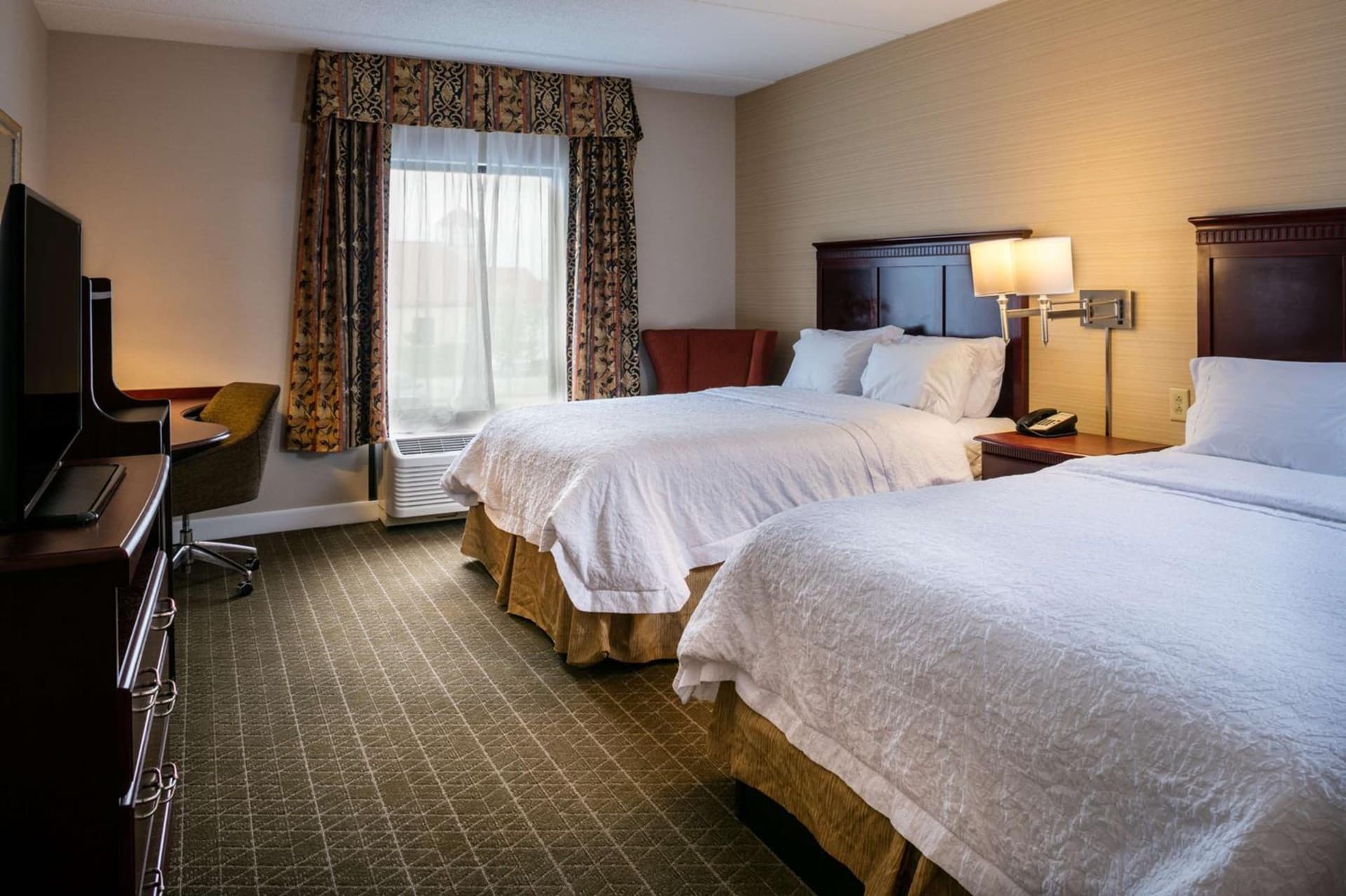 Hampton Inn & Suites Toledo-Perrysburg gallery photo in Rossford, OH — image 26